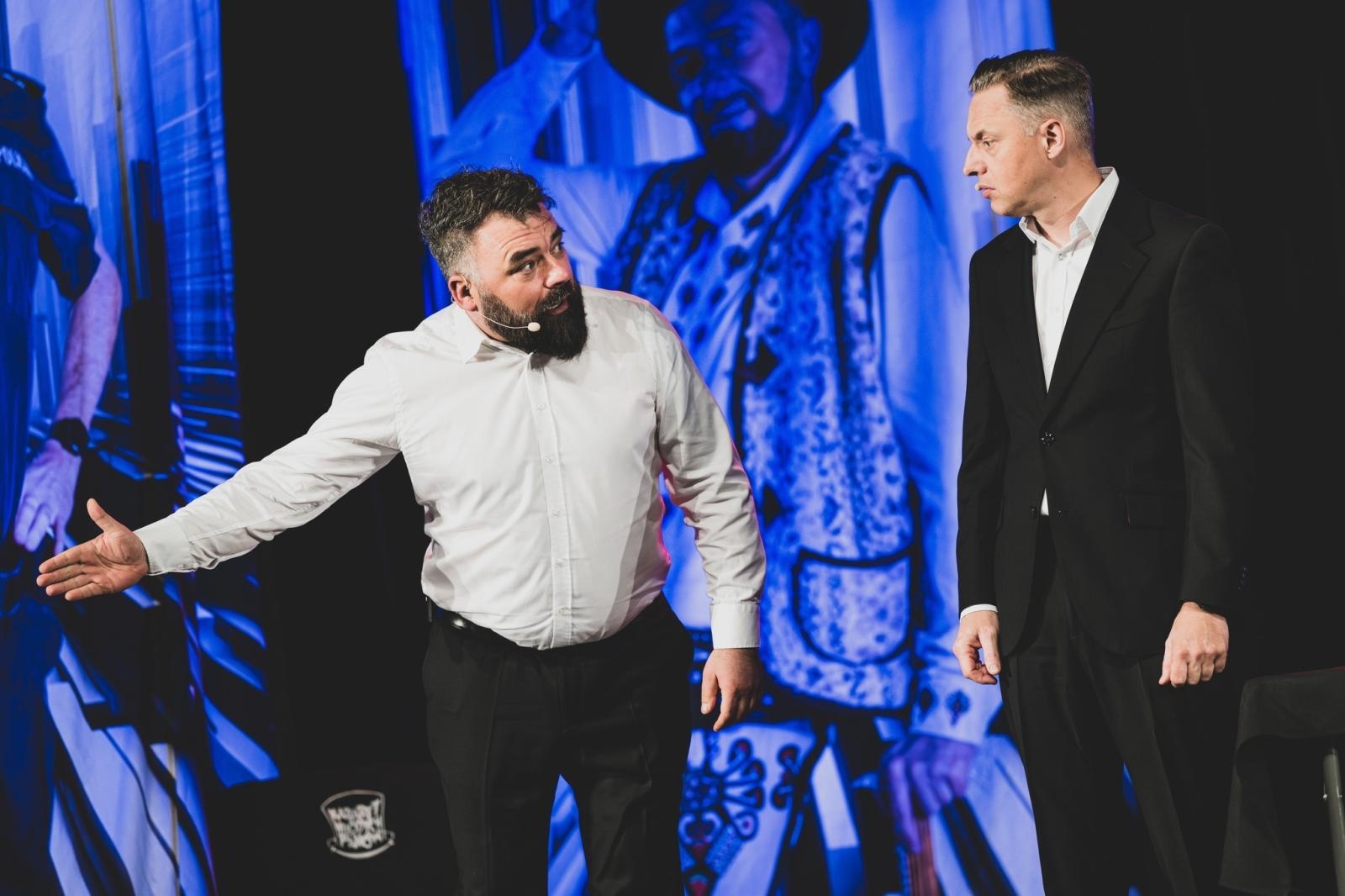 Zdjęcie w galerii na portalu naszwodzislaw.com: Kabaret Młodych Panów rozbawił Wodzisław do łez. Jubileuszowy występ zachwycił publiczność [FOTO] wiadomości z regionu