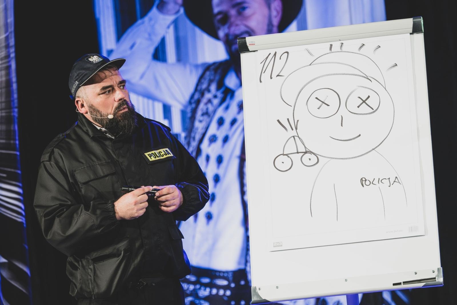 Zdjęcie w galerii na portalu naszwodzislaw.com: Kabaret Młodych Panów rozbawił Wodzisław do łez. Jubileuszowy występ zachwycił publiczność [FOTO] wiadomości z regionu