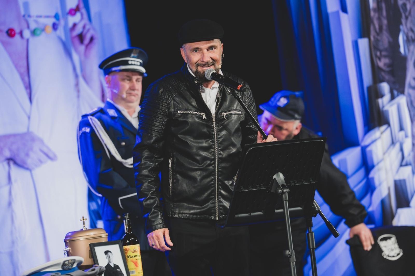 Zdjęcie w galerii na portalu naszwodzislaw.com: Kabaret Młodych Panów rozbawił Wodzisław do łez. Jubileuszowy występ zachwycił publiczność [FOTO] wiadomości z regionu