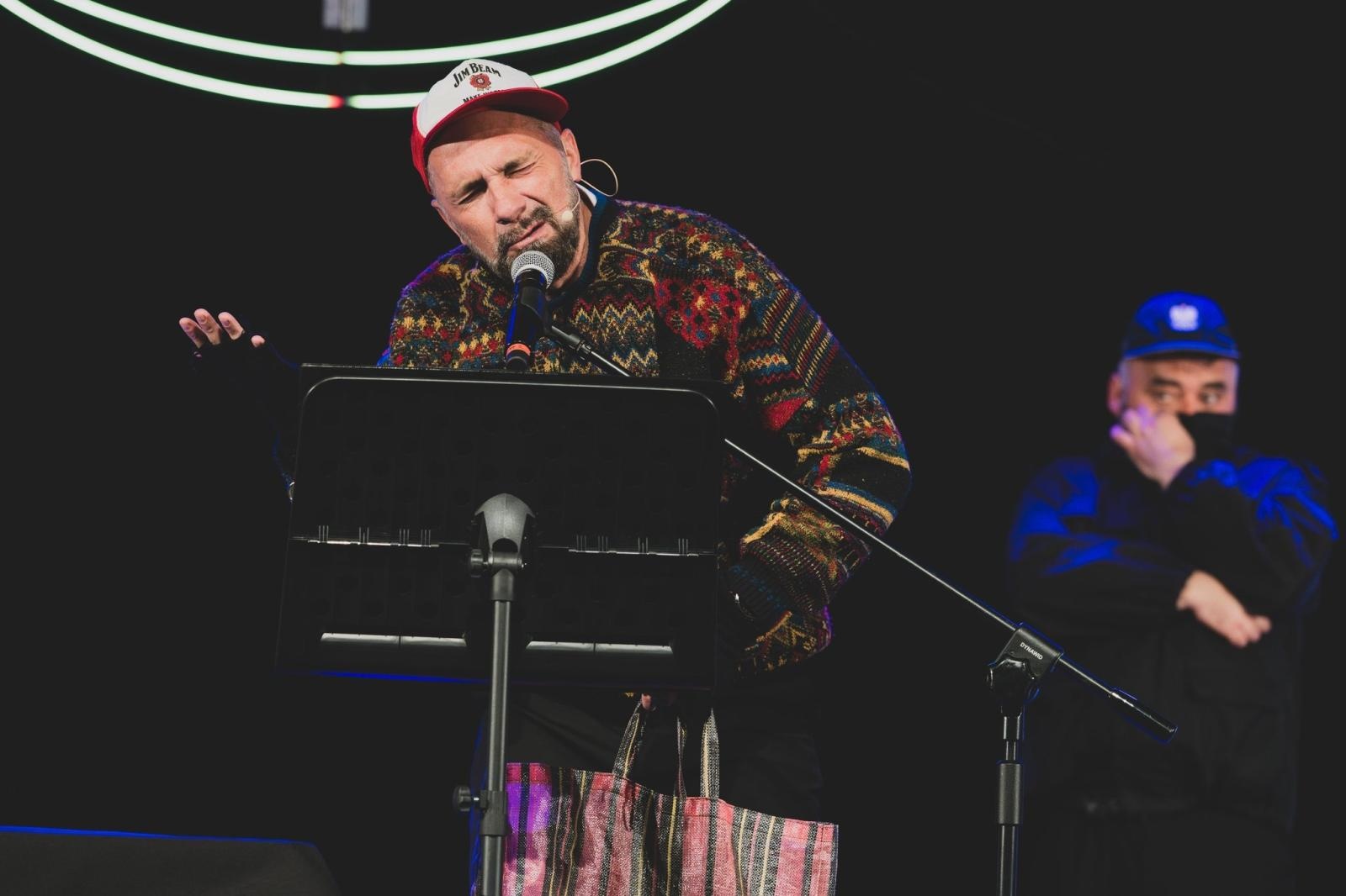 Zdjęcie w galerii na portalu naszwodzislaw.com: Kabaret Młodych Panów rozbawił Wodzisław do łez. Jubileuszowy występ zachwycił publiczność [FOTO] wiadomości z regionu