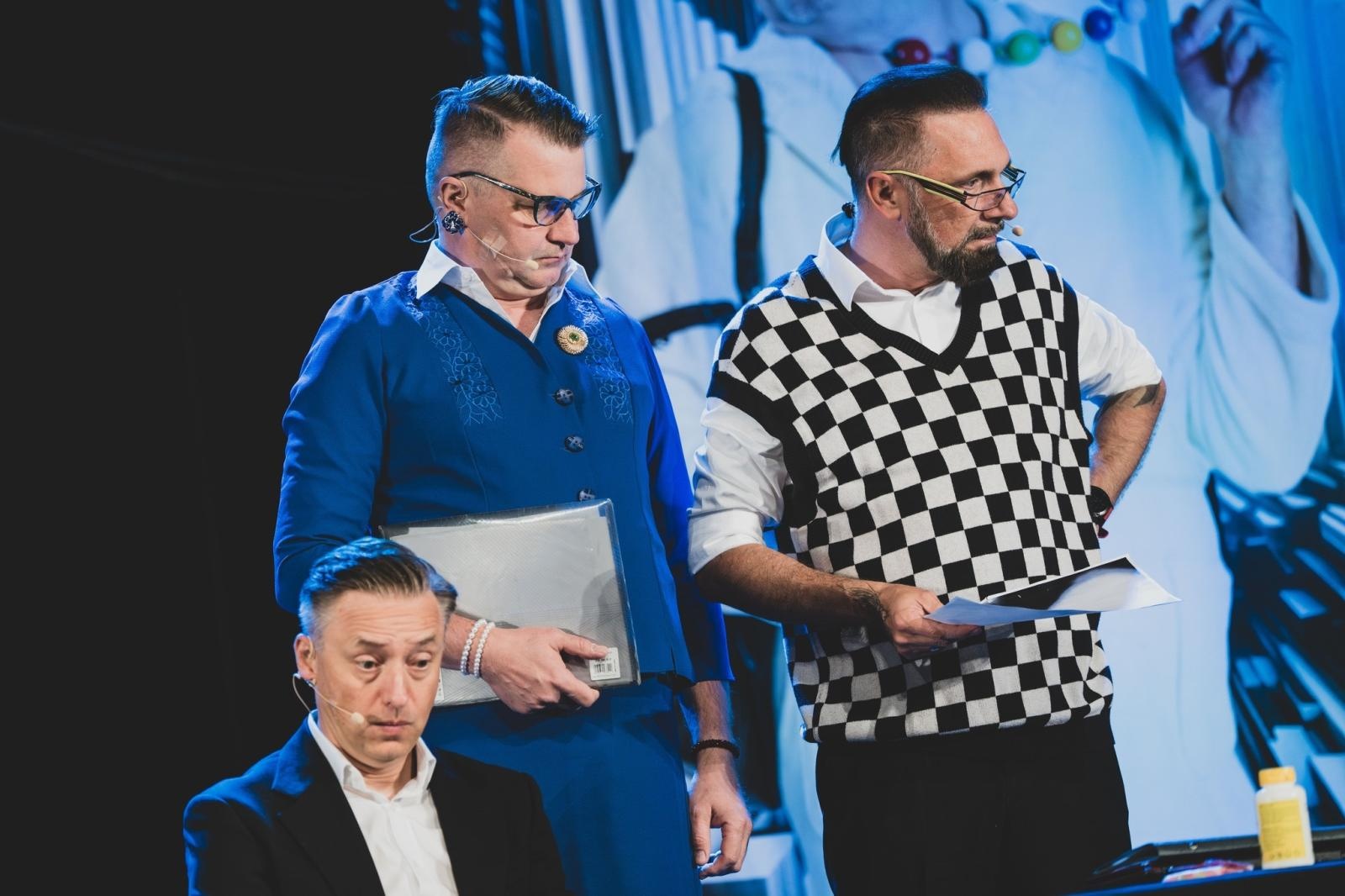 Zdjęcie w galerii na portalu naszwodzislaw.com: Kabaret Młodych Panów rozbawił Wodzisław do łez. Jubileuszowy występ zachwycił publiczność [FOTO] wiadomości z regionu
