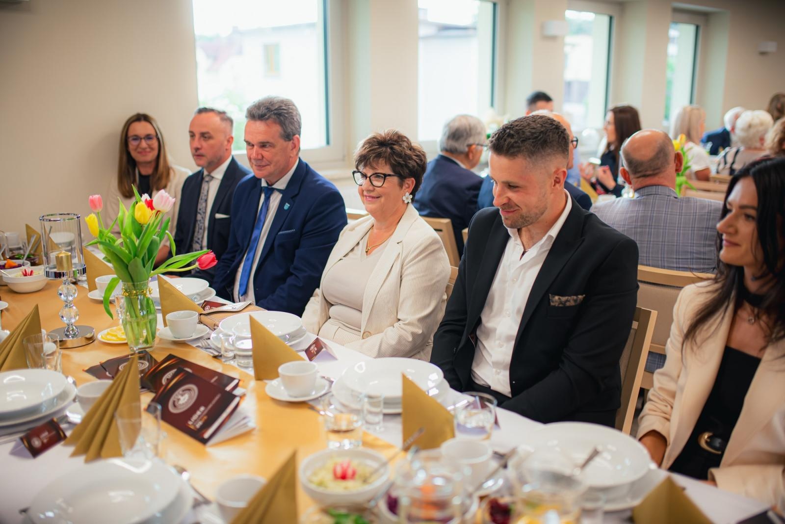 Zdjęcie w galerii na portalu naszwodzislaw.com: Liderzy przedsiębiorczości uhonorowani. Te firmy wyznaczają kierunek rozwoju regionu [FOTO] wiadomości z regionu