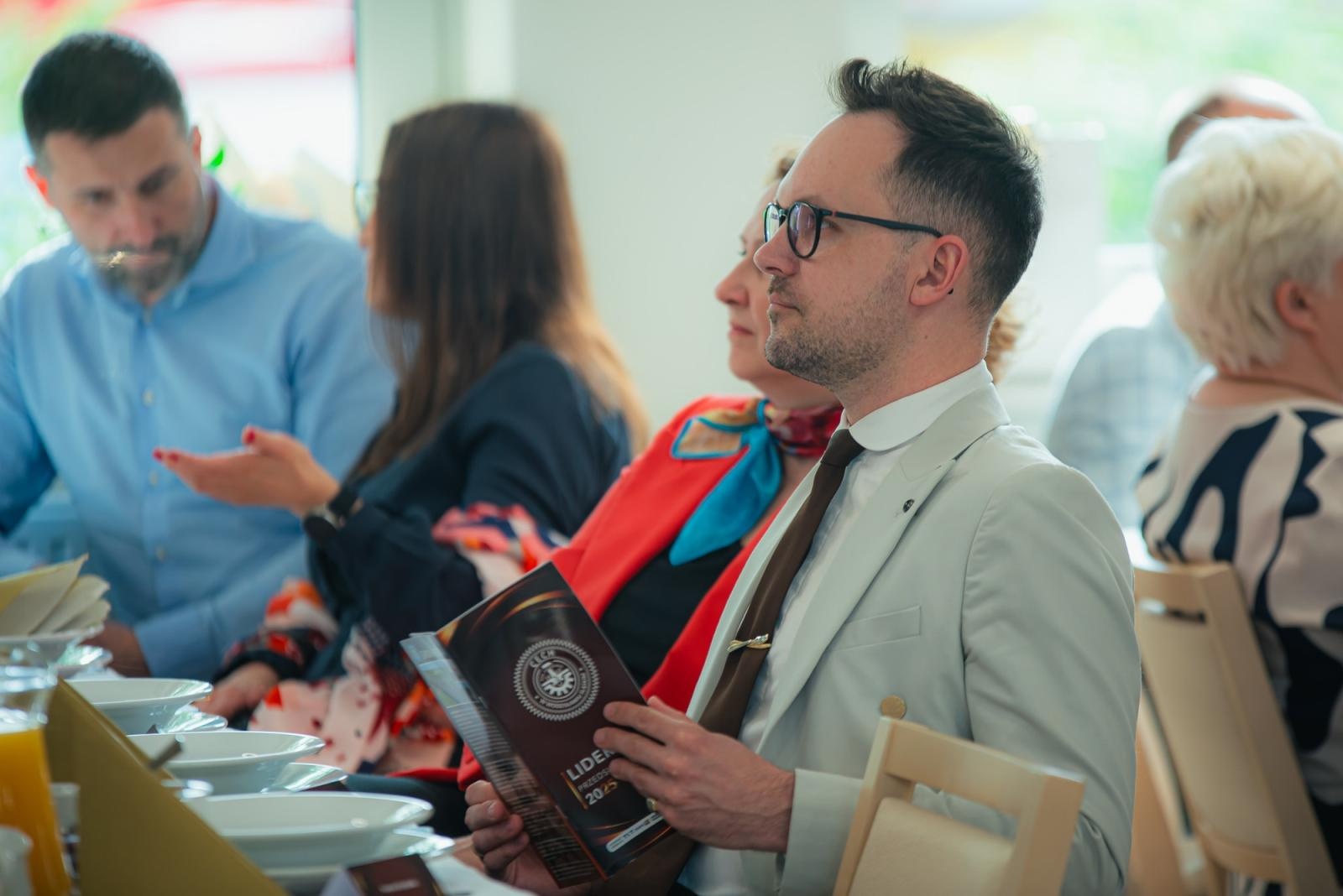 Zdjęcie w galerii na portalu naszwodzislaw.com: Liderzy przedsiębiorczości uhonorowani. Te firmy wyznaczają kierunek rozwoju regionu [FOTO] wiadomości z regionu