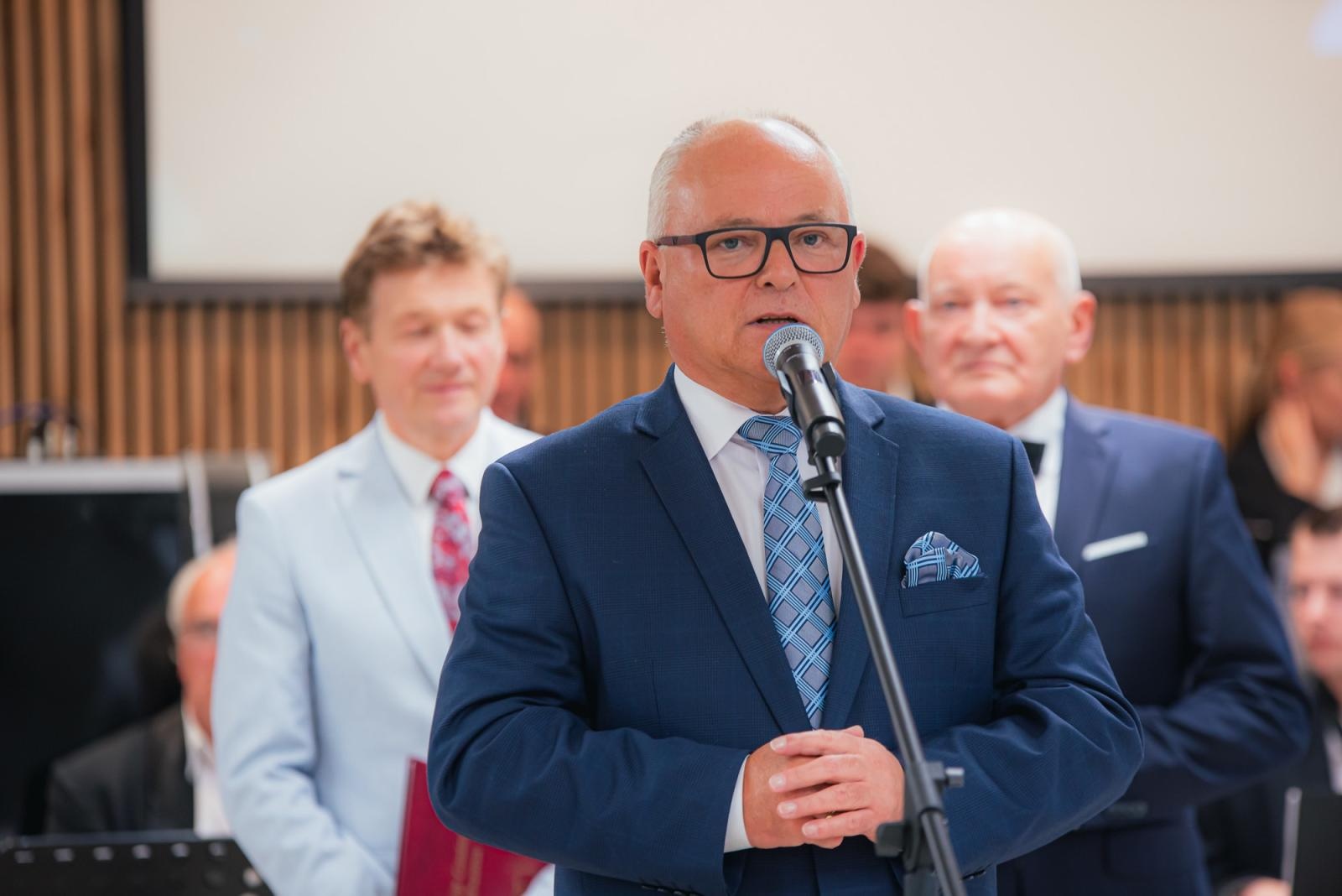 Zdjęcie w galerii na portalu naszwodzislaw.com: Liderzy przedsiębiorczości uhonorowani. Te firmy wyznaczają kierunek rozwoju regionu [FOTO] wiadomości z regionu