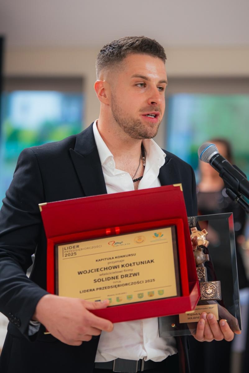 Zdjęcie w galerii na portalu naszwodzislaw.com: Liderzy przedsiębiorczości uhonorowani. Te firmy wyznaczają kierunek rozwoju regionu [FOTO] wiadomości z regionu