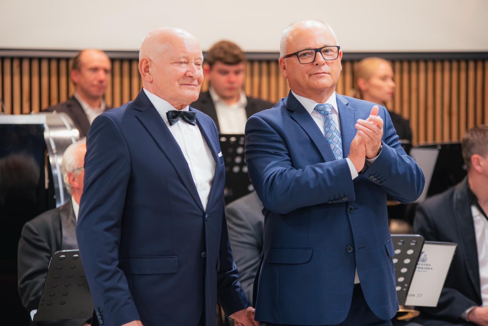 Zdjęcie w galerii na portalu naszwodzislaw.com: Liderzy przedsiębiorczości uhonorowani. Te firmy wyznaczają kierunek rozwoju regionu [FOTO] wiadomości z regionu
