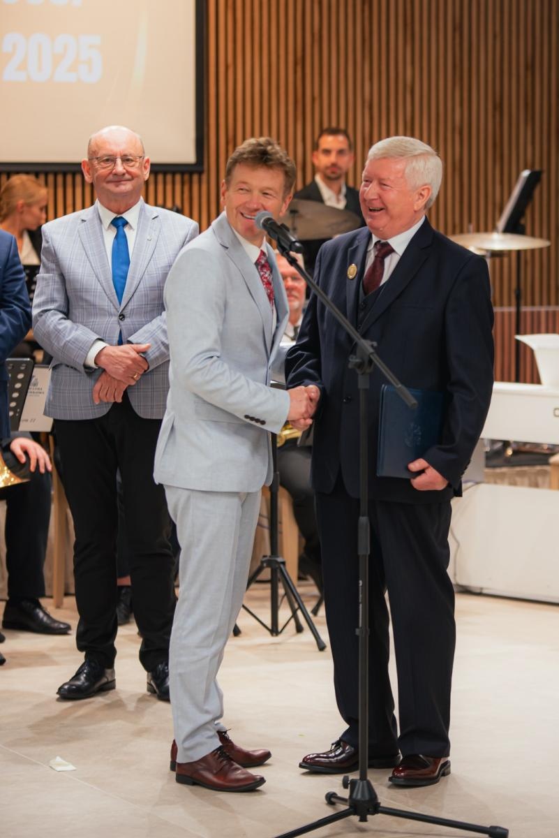 Zdjęcie w galerii na portalu naszwodzislaw.com: Liderzy przedsiębiorczości uhonorowani. Te firmy wyznaczają kierunek rozwoju regionu [FOTO] wiadomości z regionu