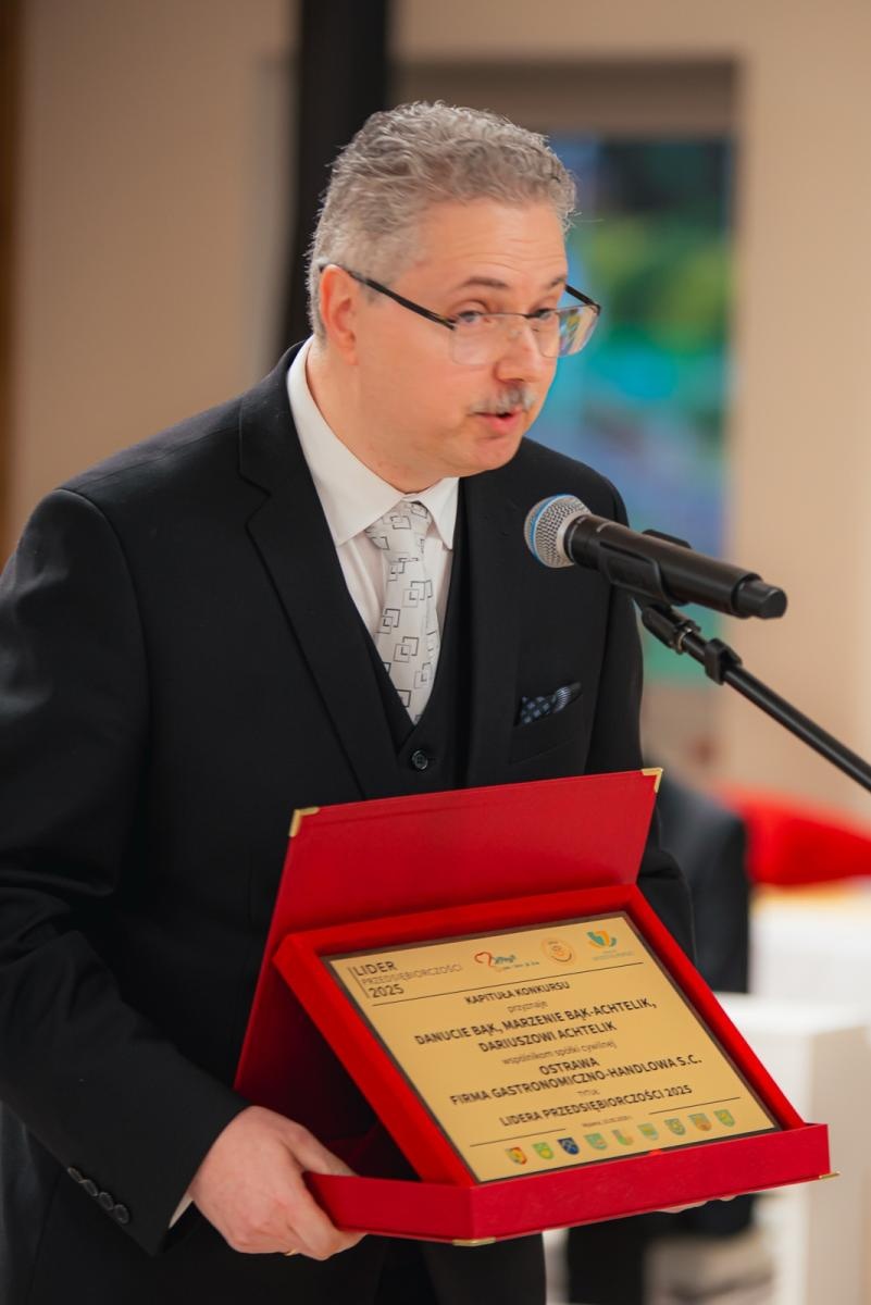 Zdjęcie w galerii na portalu naszwodzislaw.com: Liderzy przedsiębiorczości uhonorowani. Te firmy wyznaczają kierunek rozwoju regionu [FOTO] wiadomości z regionu
