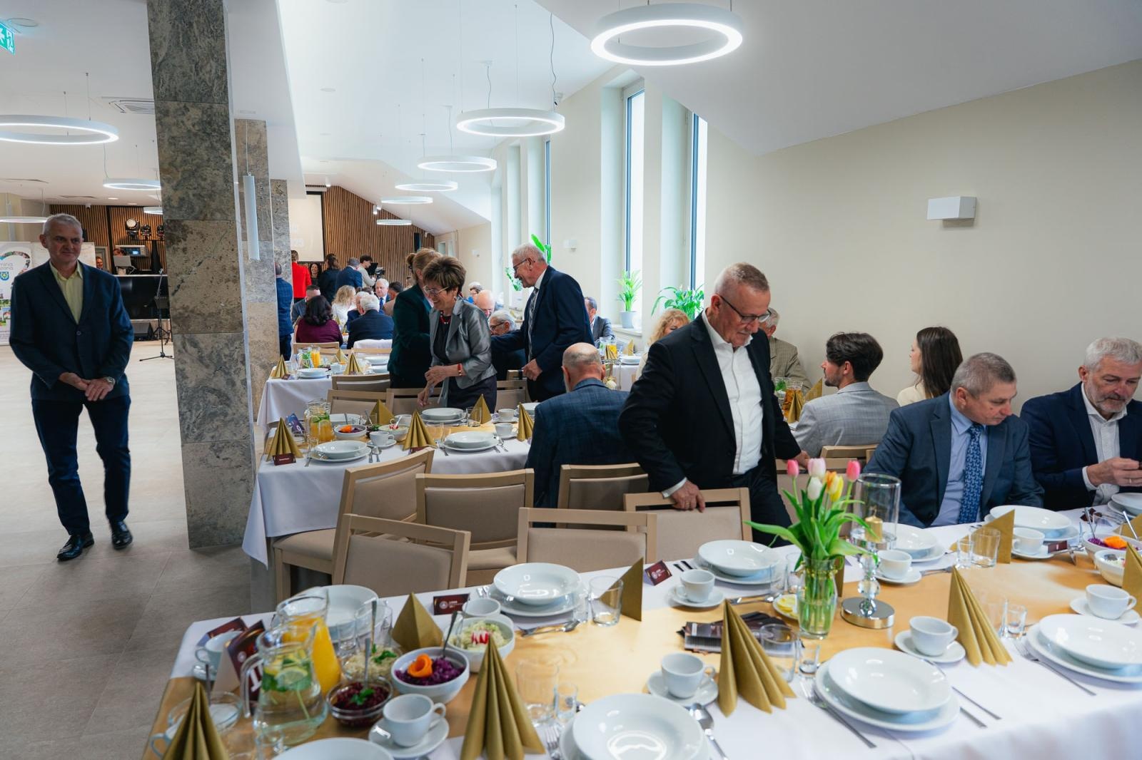 Zdjęcie w galerii na portalu naszwodzislaw.com: Liderzy przedsiębiorczości uhonorowani. Te firmy wyznaczają kierunek rozwoju regionu [FOTO] wiadomości z regionu