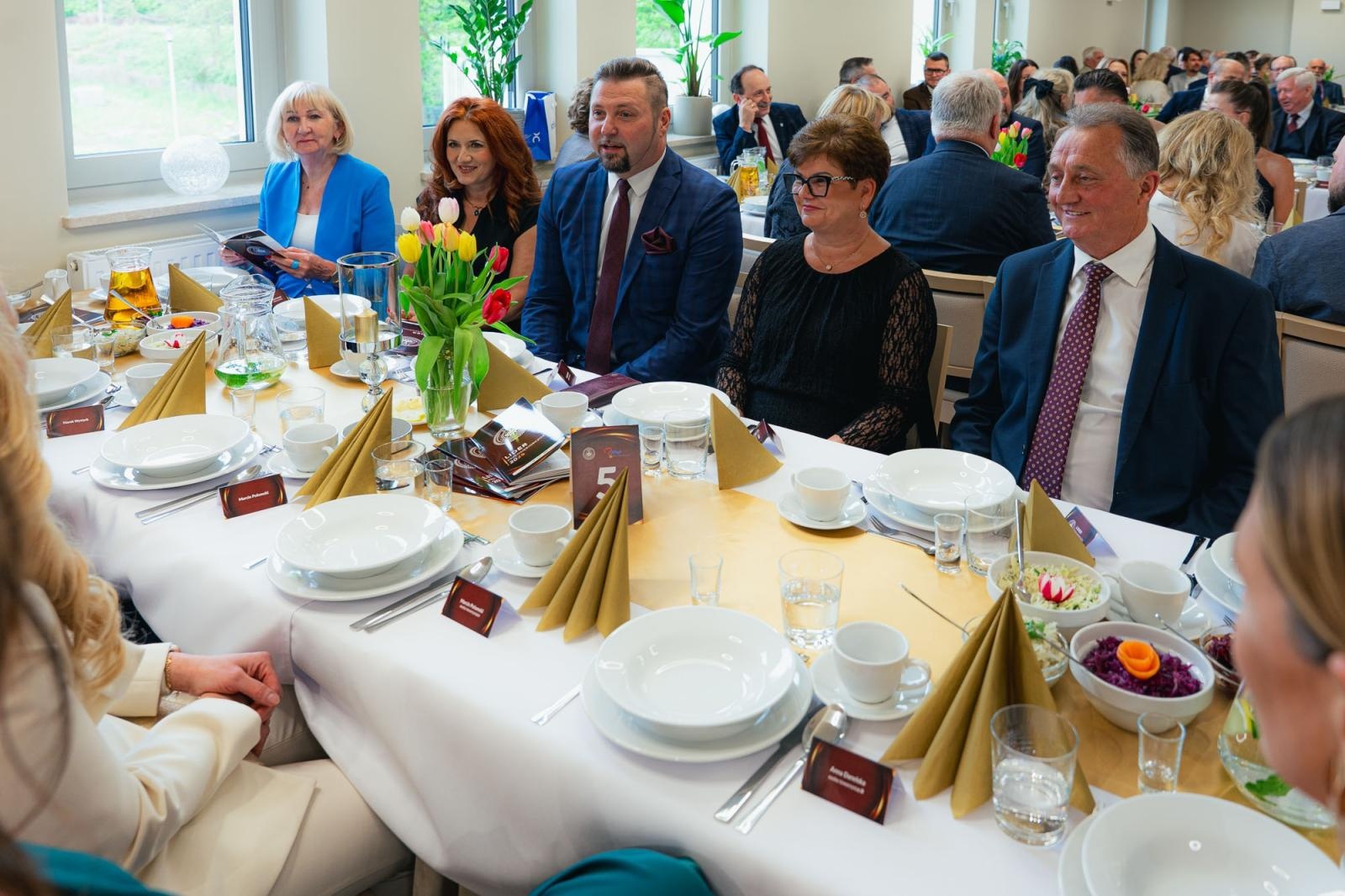Zdjęcie w galerii na portalu naszwodzislaw.com: Liderzy przedsiębiorczości uhonorowani. Te firmy wyznaczają kierunek rozwoju regionu [FOTO] wiadomości z regionu