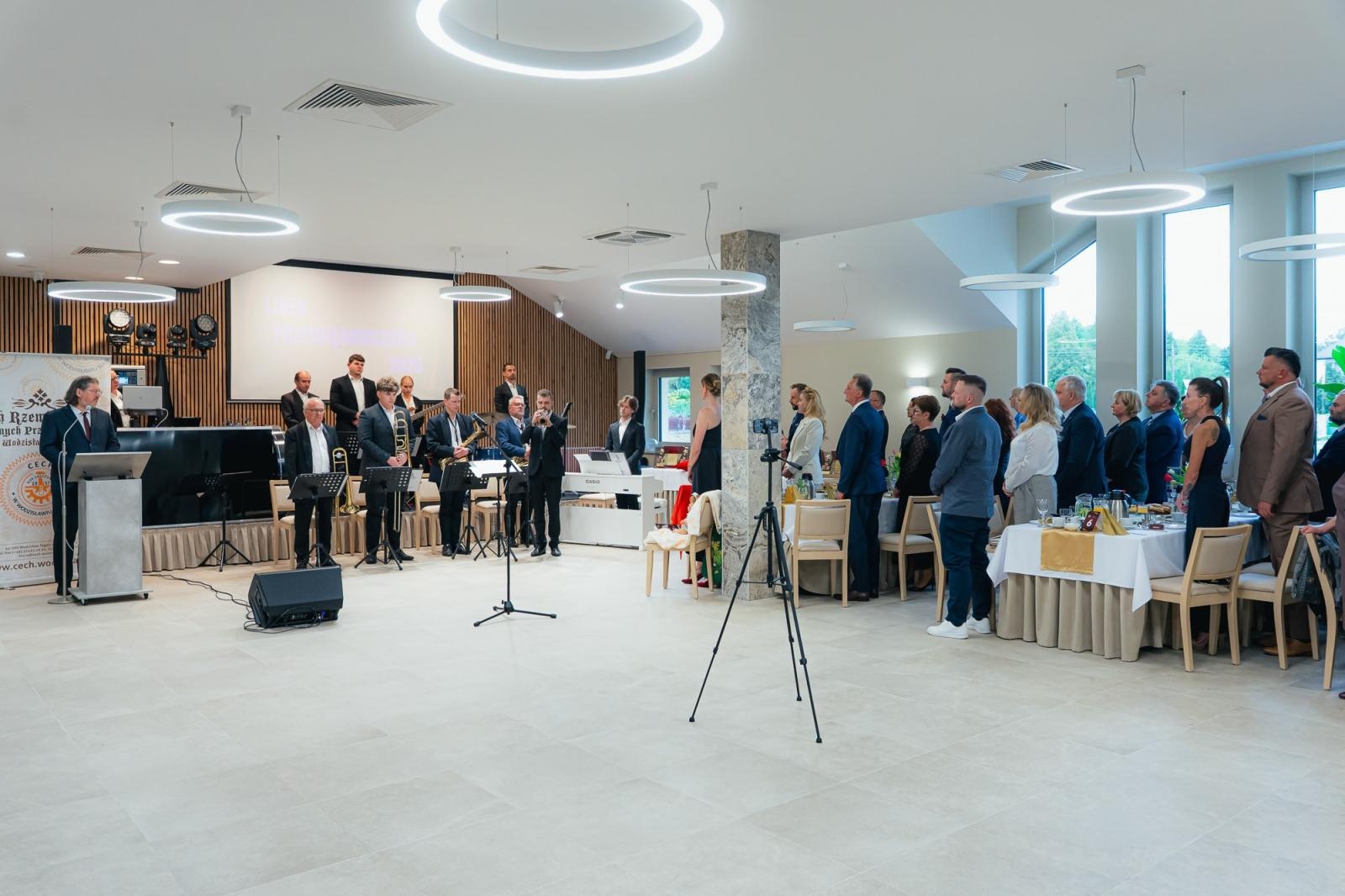 Zdjęcie w galerii na portalu naszwodzislaw.com: Liderzy przedsiębiorczości uhonorowani. Te firmy wyznaczają kierunek rozwoju regionu [FOTO] wiadomości z regionu