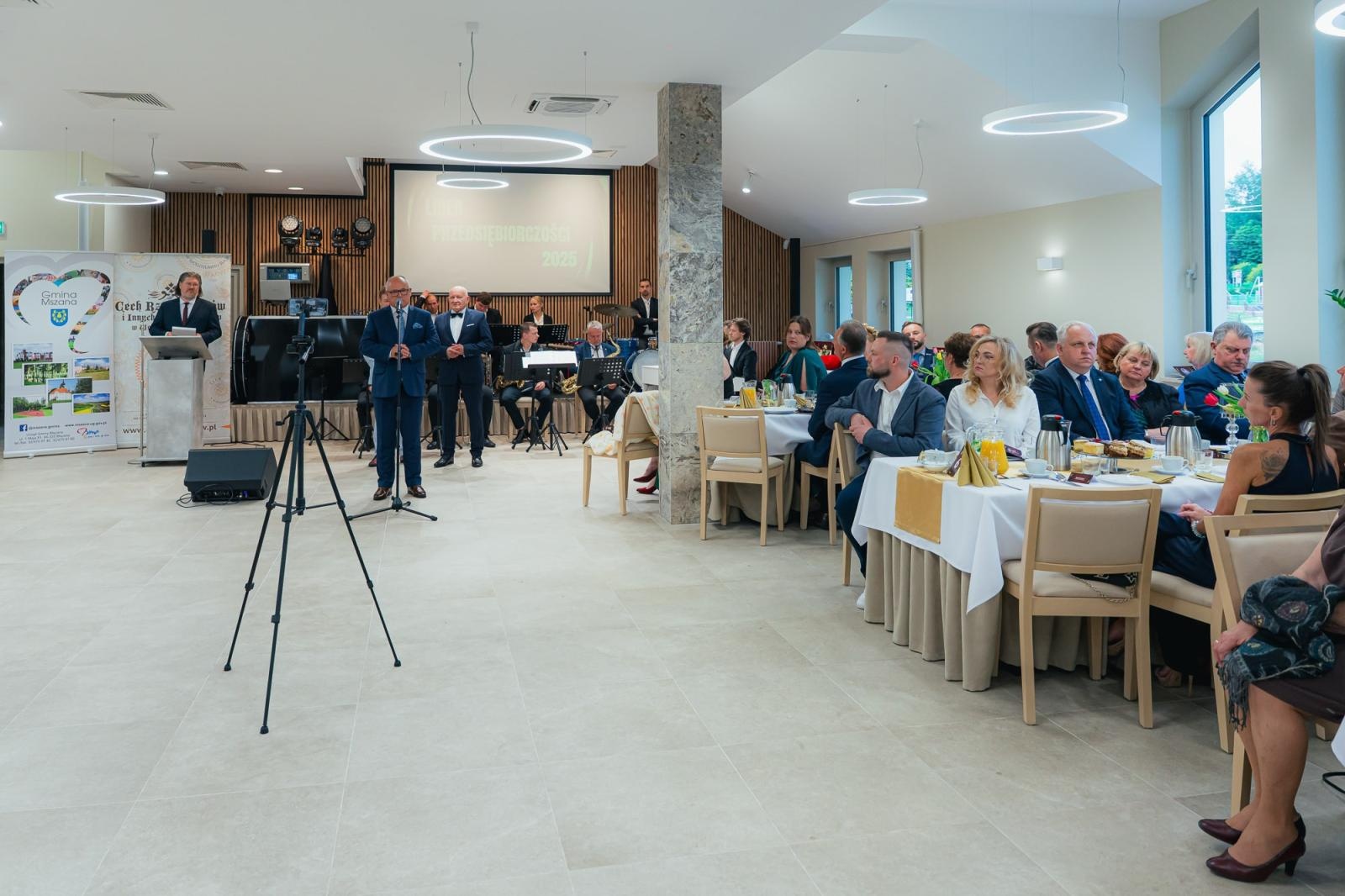 Zdjęcie w galerii na portalu naszwodzislaw.com: Liderzy przedsiębiorczości uhonorowani. Te firmy wyznaczają kierunek rozwoju regionu [FOTO] wiadomości z regionu