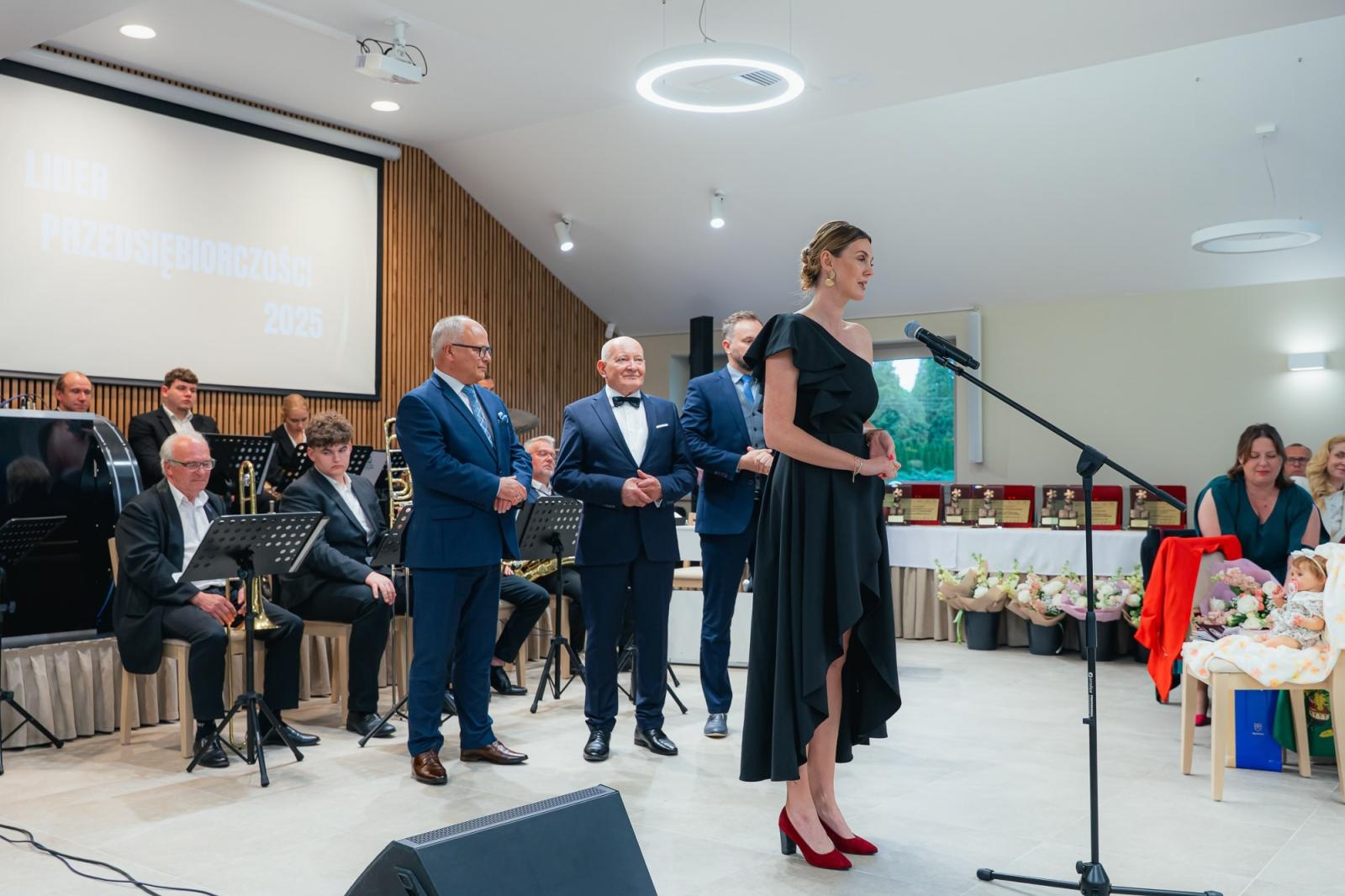 Zdjęcie w galerii na portalu naszwodzislaw.com: Liderzy przedsiębiorczości uhonorowani. Te firmy wyznaczają kierunek rozwoju regionu [FOTO] wiadomości z regionu