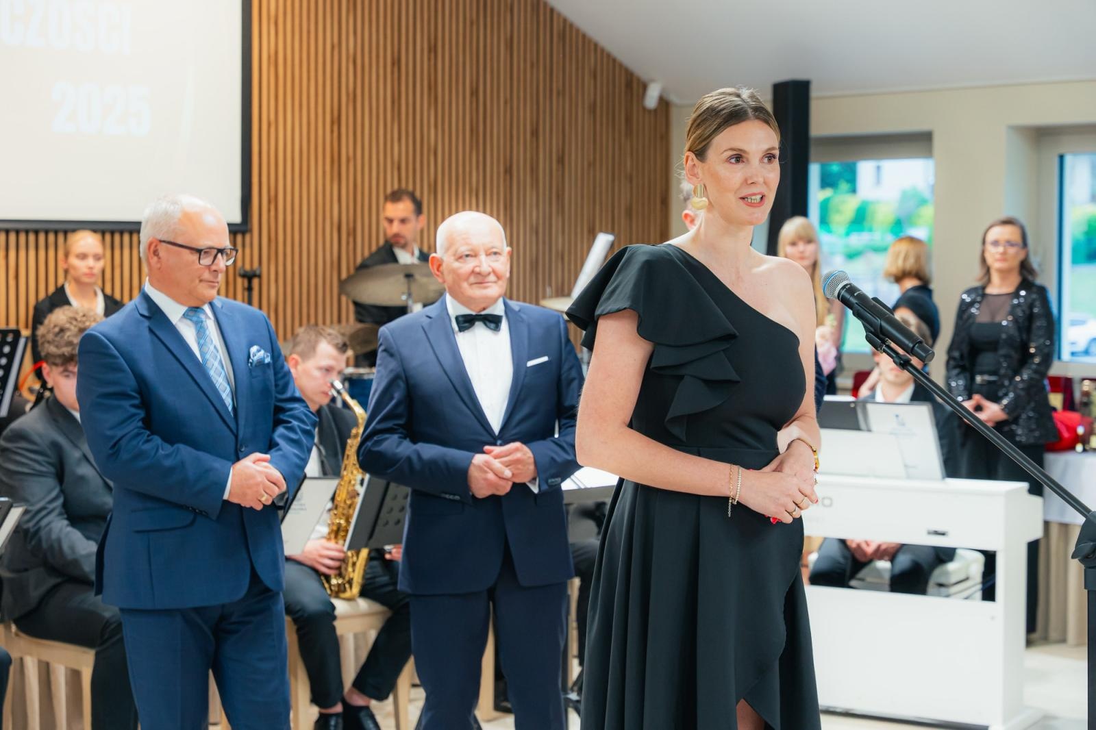 Zdjęcie w galerii na portalu naszwodzislaw.com: Liderzy przedsiębiorczości uhonorowani. Te firmy wyznaczają kierunek rozwoju regionu [FOTO] wiadomości z regionu