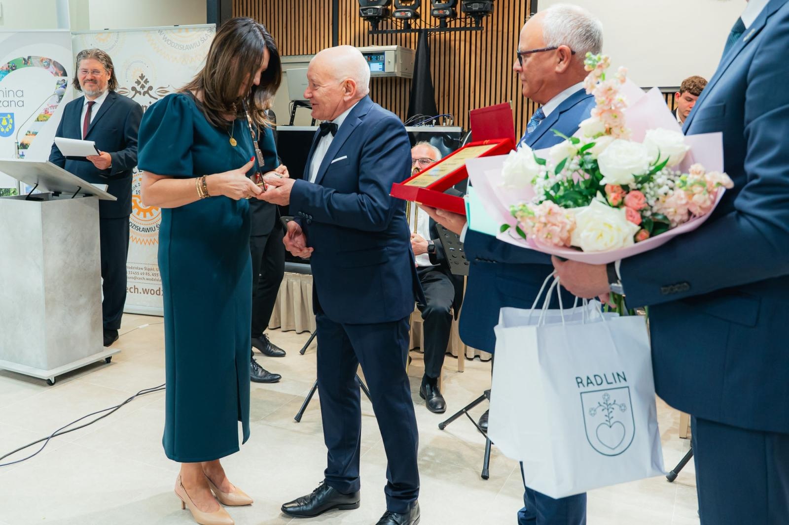 Zdjęcie w galerii na portalu naszwodzislaw.com: Liderzy przedsiębiorczości uhonorowani. Te firmy wyznaczają kierunek rozwoju regionu [FOTO] wiadomości z regionu