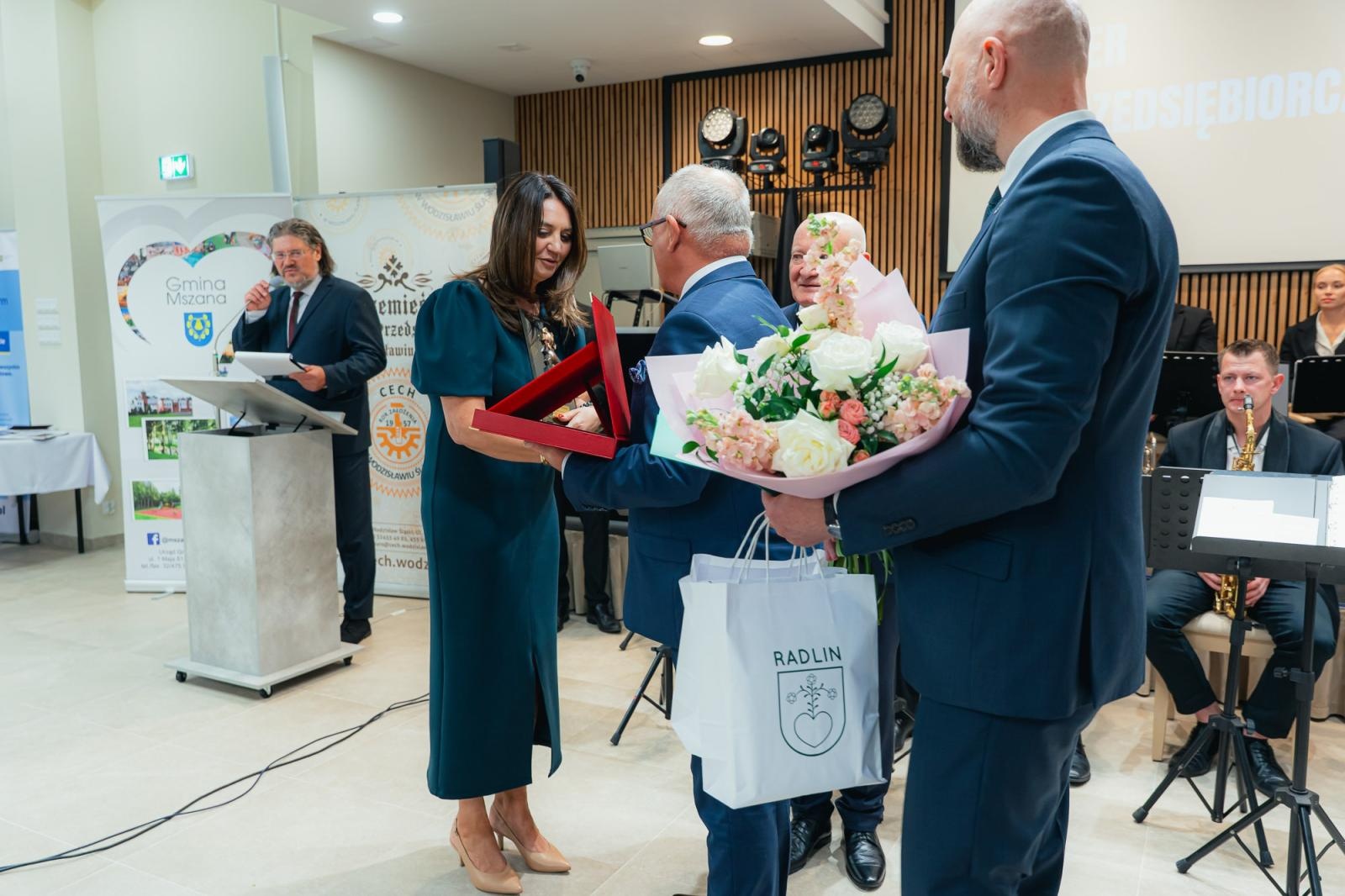 Zdjęcie w galerii na portalu naszwodzislaw.com: Liderzy przedsiębiorczości uhonorowani. Te firmy wyznaczają kierunek rozwoju regionu [FOTO] wiadomości z regionu