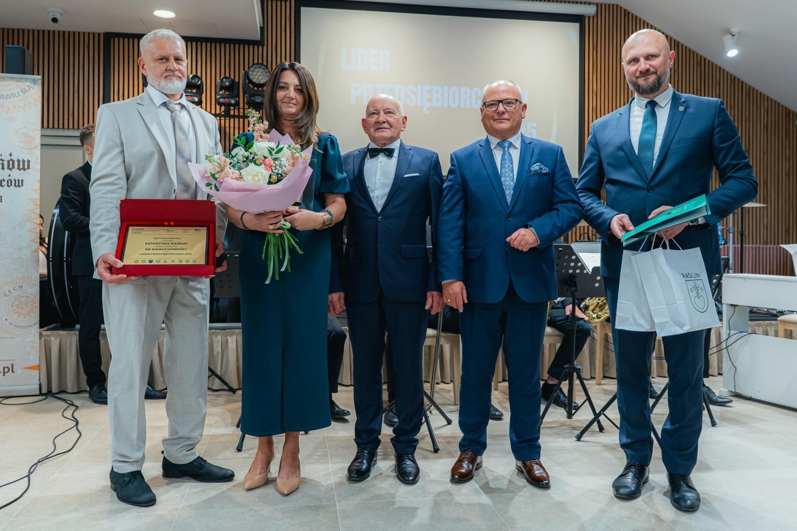 Zdjęcie w galerii na portalu naszwodzislaw.com: Liderzy przedsiębiorczości uhonorowani. Te firmy wyznaczają kierunek rozwoju regionu [FOTO] wiadomości z regionu