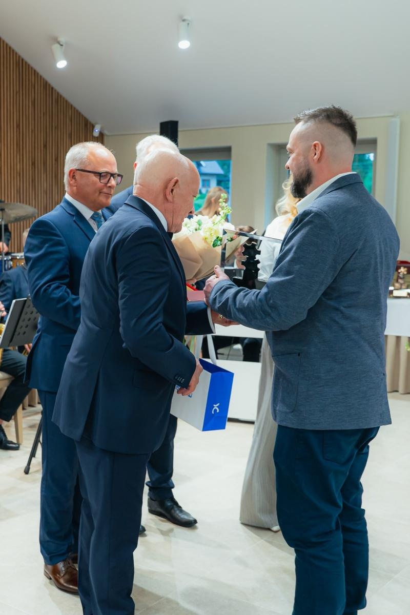 Zdjęcie w galerii na portalu naszwodzislaw.com: Liderzy przedsiębiorczości uhonorowani. Te firmy wyznaczają kierunek rozwoju regionu [FOTO] wiadomości z regionu