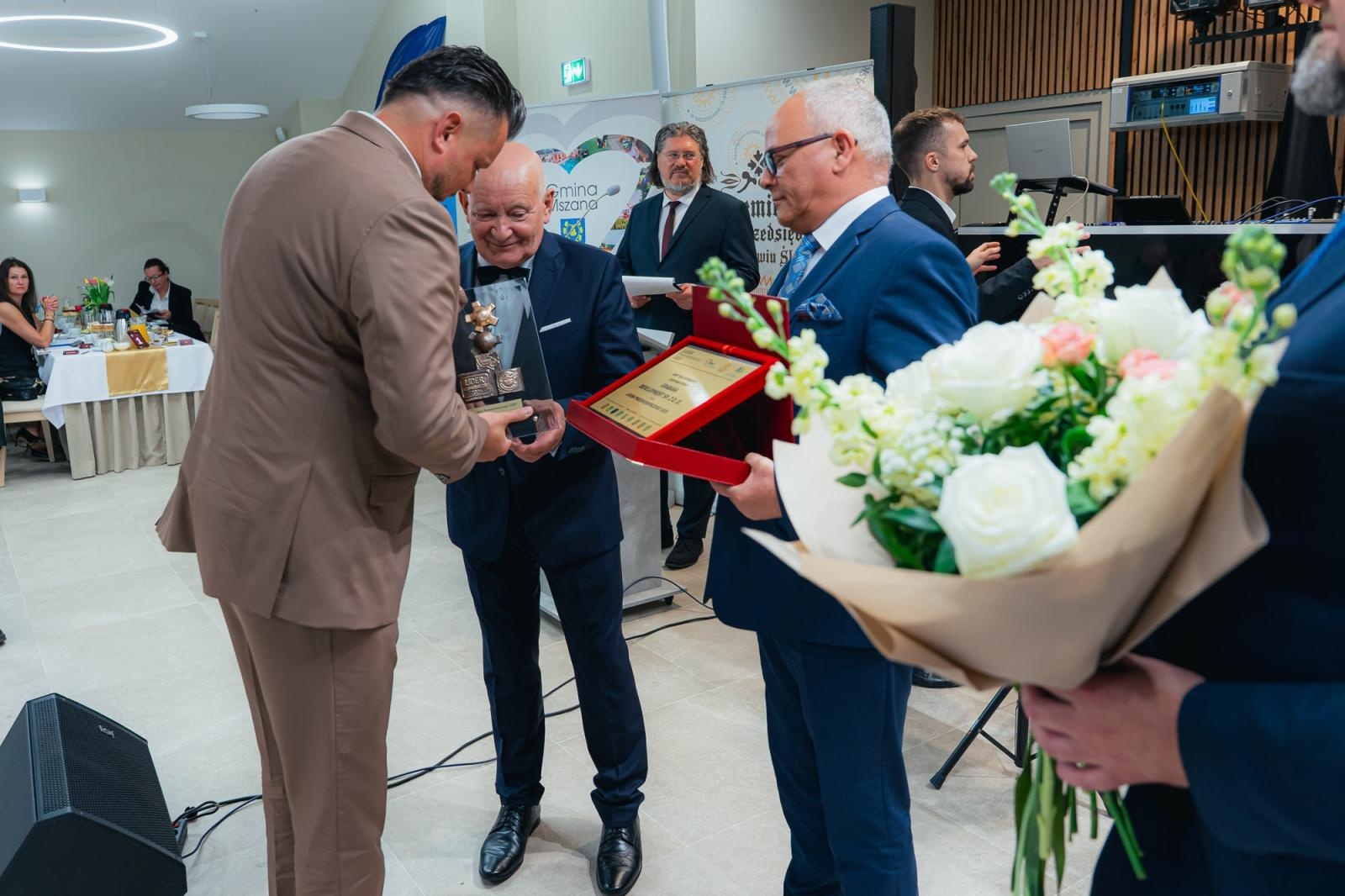 Zdjęcie w galerii na portalu naszwodzislaw.com: Liderzy przedsiębiorczości uhonorowani. Te firmy wyznaczają kierunek rozwoju regionu [FOTO] wiadomości z regionu
