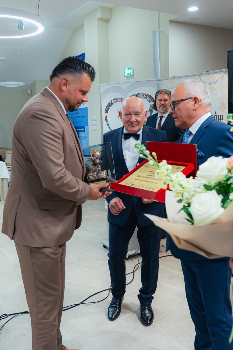 Zdjęcie w galerii na portalu naszwodzislaw.com: Liderzy przedsiębiorczości uhonorowani. Te firmy wyznaczają kierunek rozwoju regionu [FOTO] wiadomości z regionu
