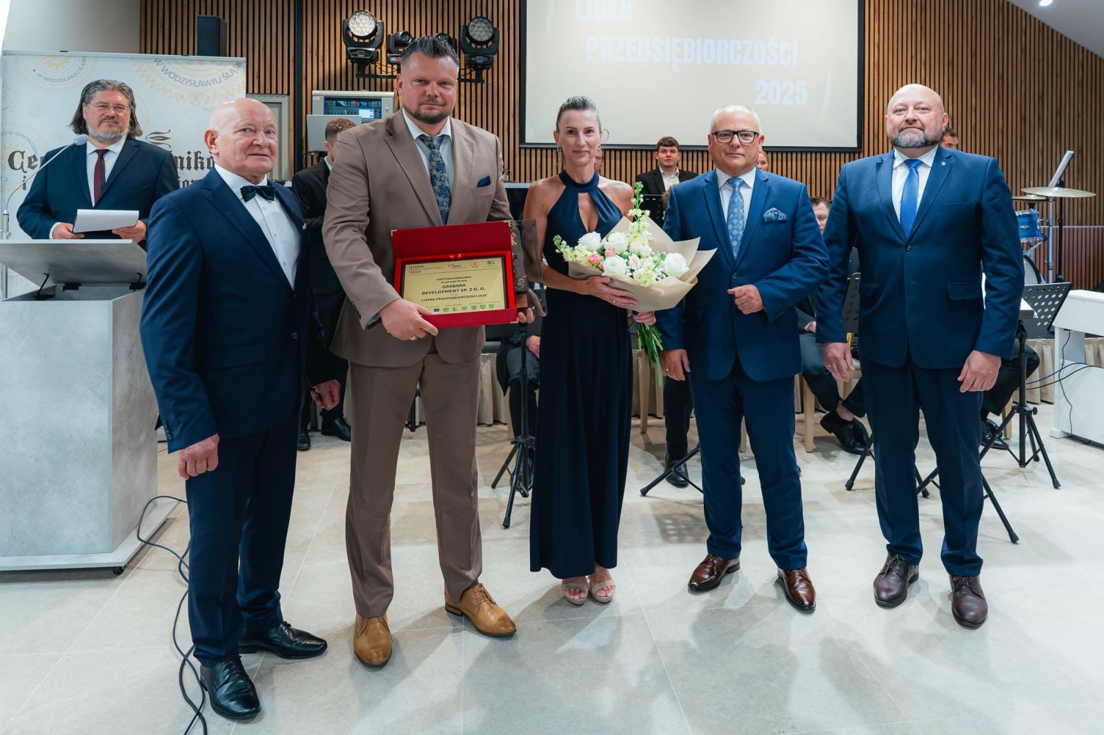 Zdjęcie w galerii na portalu naszwodzislaw.com: Liderzy przedsiębiorczości uhonorowani. Te firmy wyznaczają kierunek rozwoju regionu [FOTO] wiadomości z regionu