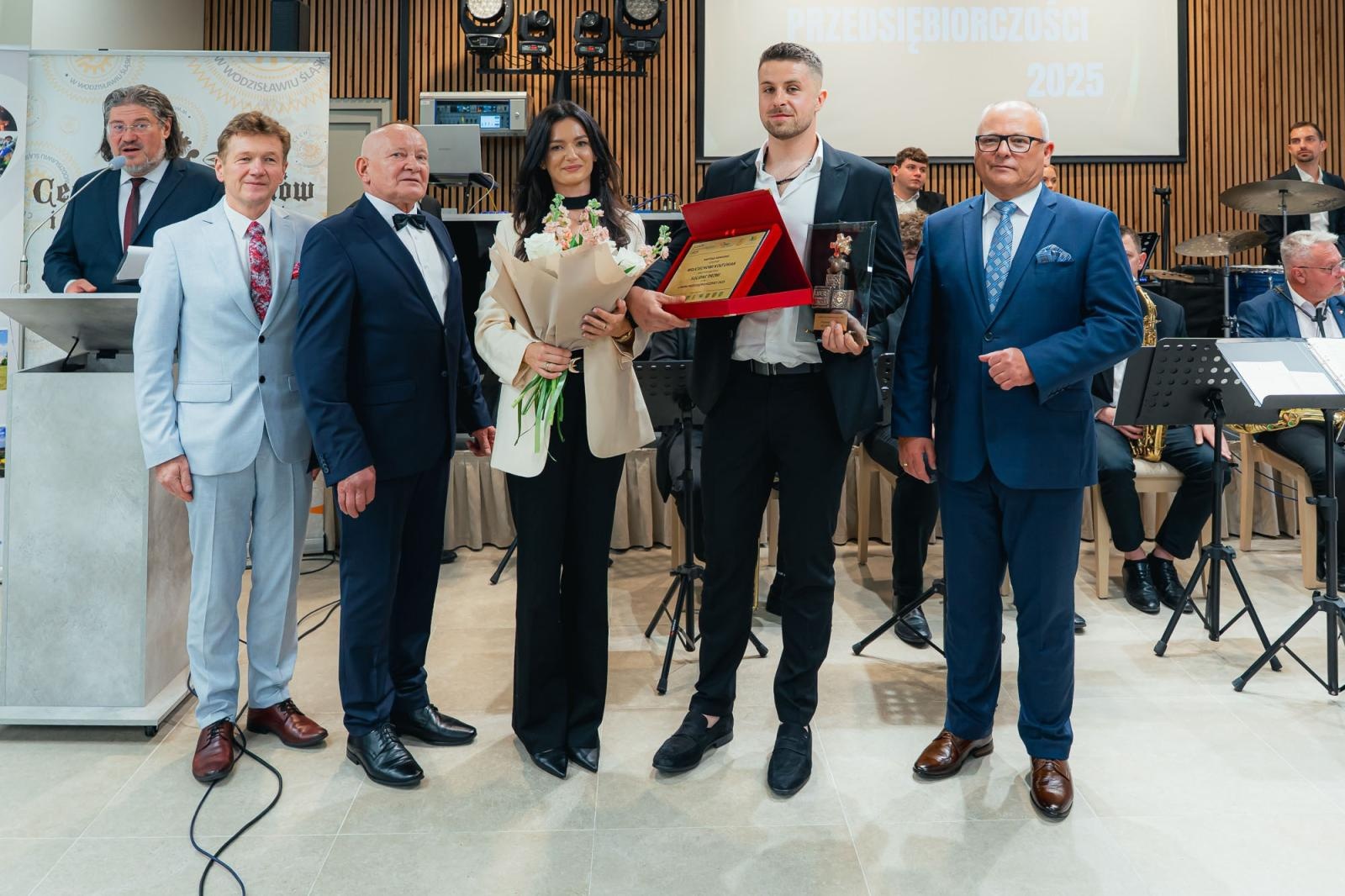 Zdjęcie w galerii na portalu naszwodzislaw.com: Liderzy przedsiębiorczości uhonorowani. Te firmy wyznaczają kierunek rozwoju regionu [FOTO] wiadomości z regionu