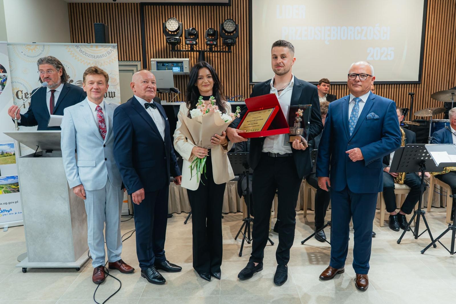 Zdjęcie w galerii na portalu naszwodzislaw.com: Liderzy przedsiębiorczości uhonorowani. Te firmy wyznaczają kierunek rozwoju regionu [FOTO] wiadomości z regionu