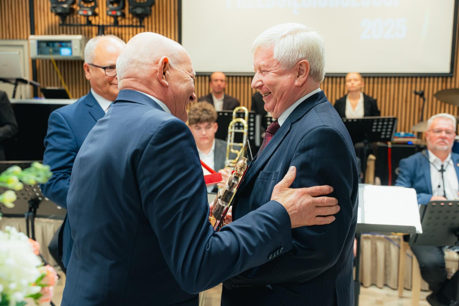 Zdjęcie w galerii na portalu naszwodzislaw.com: Liderzy przedsiębiorczości uhonorowani. Te firmy wyznaczają kierunek rozwoju regionu [FOTO] wiadomości z regionu