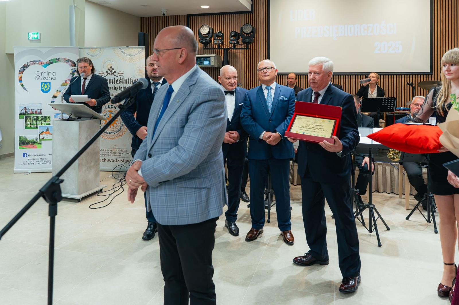 Zdjęcie w galerii na portalu naszwodzislaw.com: Liderzy przedsiębiorczości uhonorowani. Te firmy wyznaczają kierunek rozwoju regionu [FOTO] wiadomości z regionu