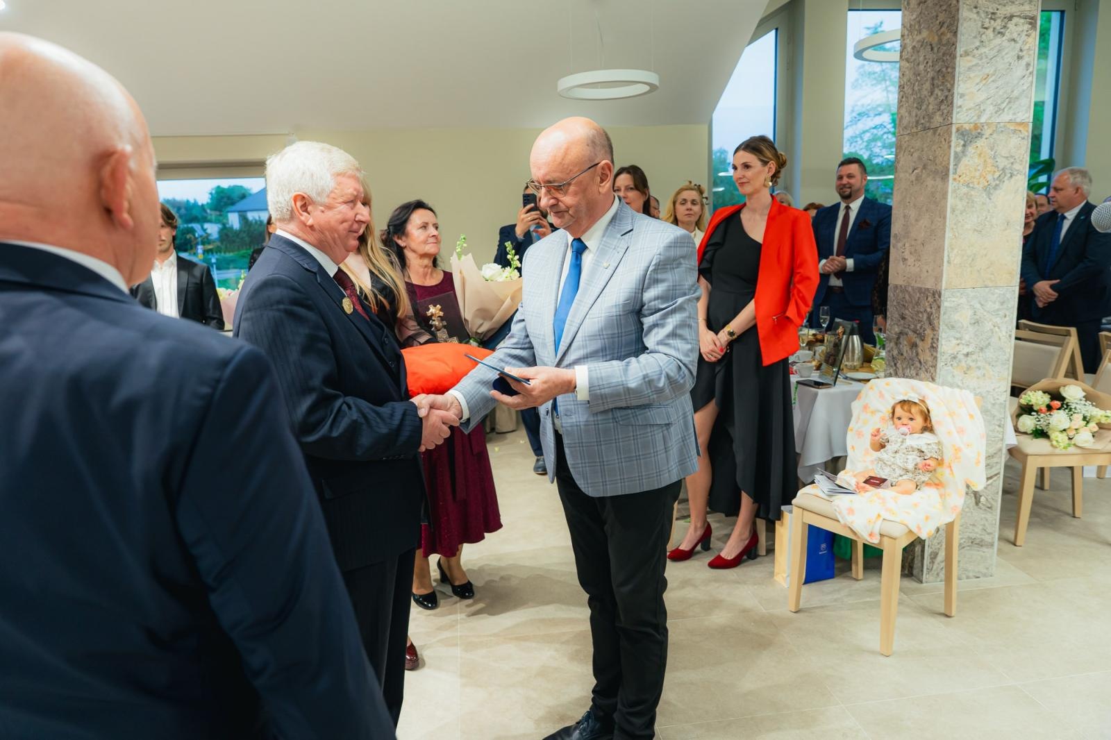 Zdjęcie w galerii na portalu naszwodzislaw.com: Liderzy przedsiębiorczości uhonorowani. Te firmy wyznaczają kierunek rozwoju regionu [FOTO] wiadomości z regionu