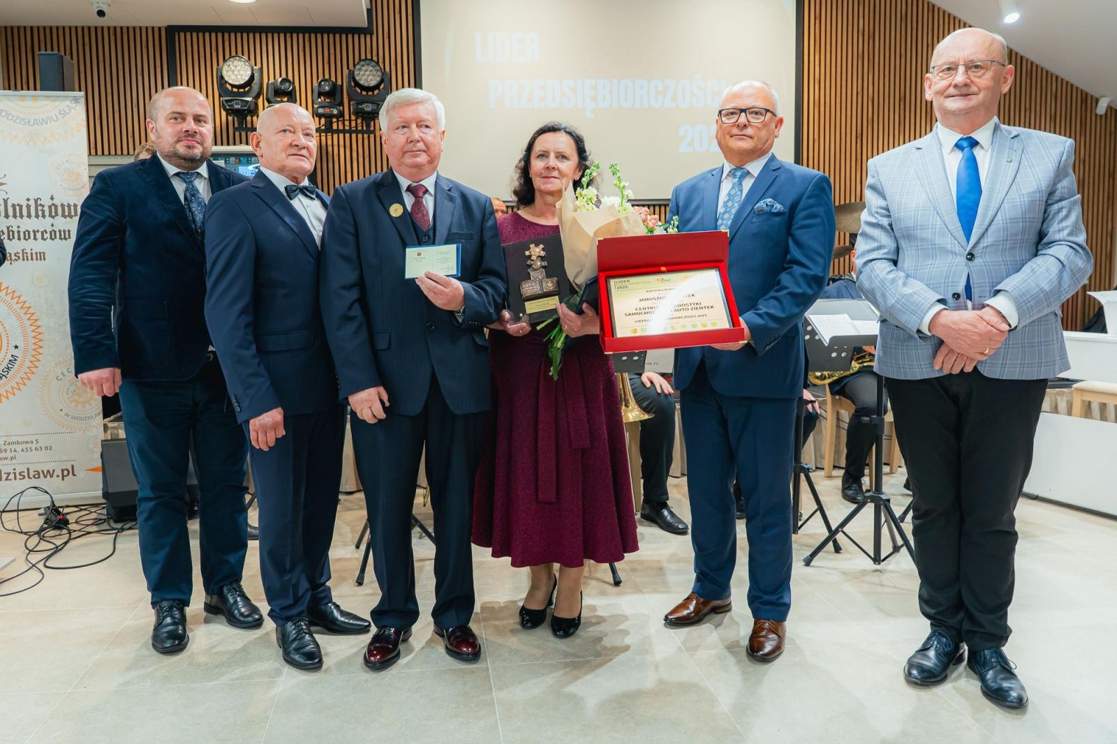 Zdjęcie w galerii na portalu naszwodzislaw.com: Liderzy przedsiębiorczości uhonorowani. Te firmy wyznaczają kierunek rozwoju regionu [FOTO] wiadomości z regionu