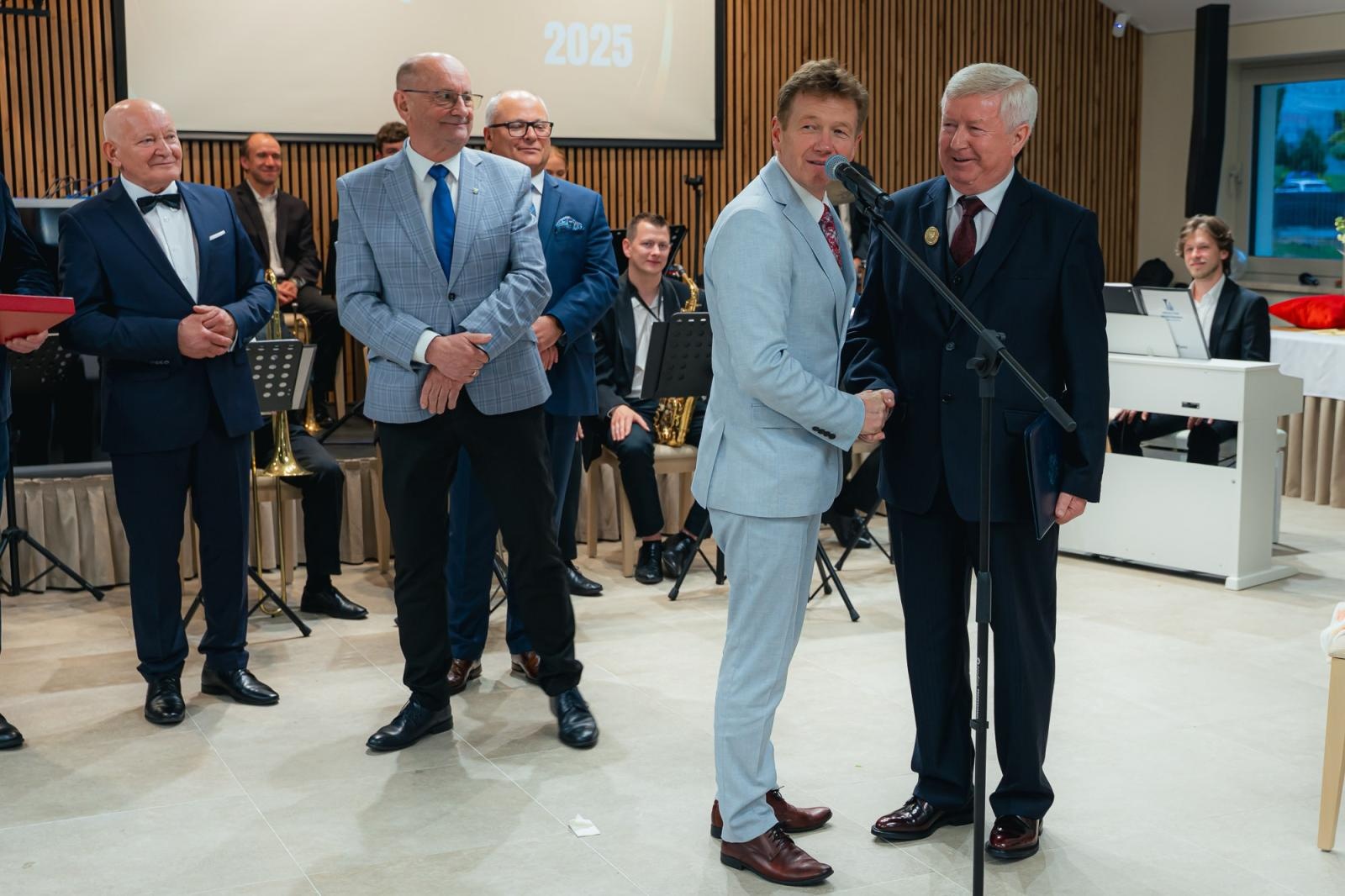 Zdjęcie w galerii na portalu naszwodzislaw.com: Liderzy przedsiębiorczości uhonorowani. Te firmy wyznaczają kierunek rozwoju regionu [FOTO] wiadomości z regionu