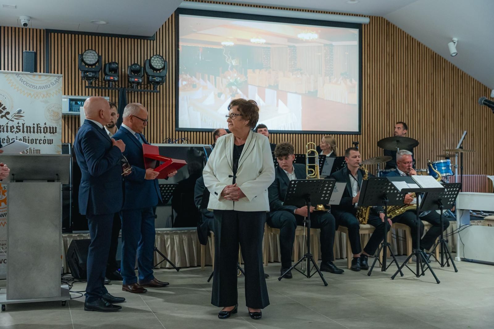 Zdjęcie w galerii na portalu naszwodzislaw.com: Liderzy przedsiębiorczości uhonorowani. Te firmy wyznaczają kierunek rozwoju regionu [FOTO] wiadomości z regionu