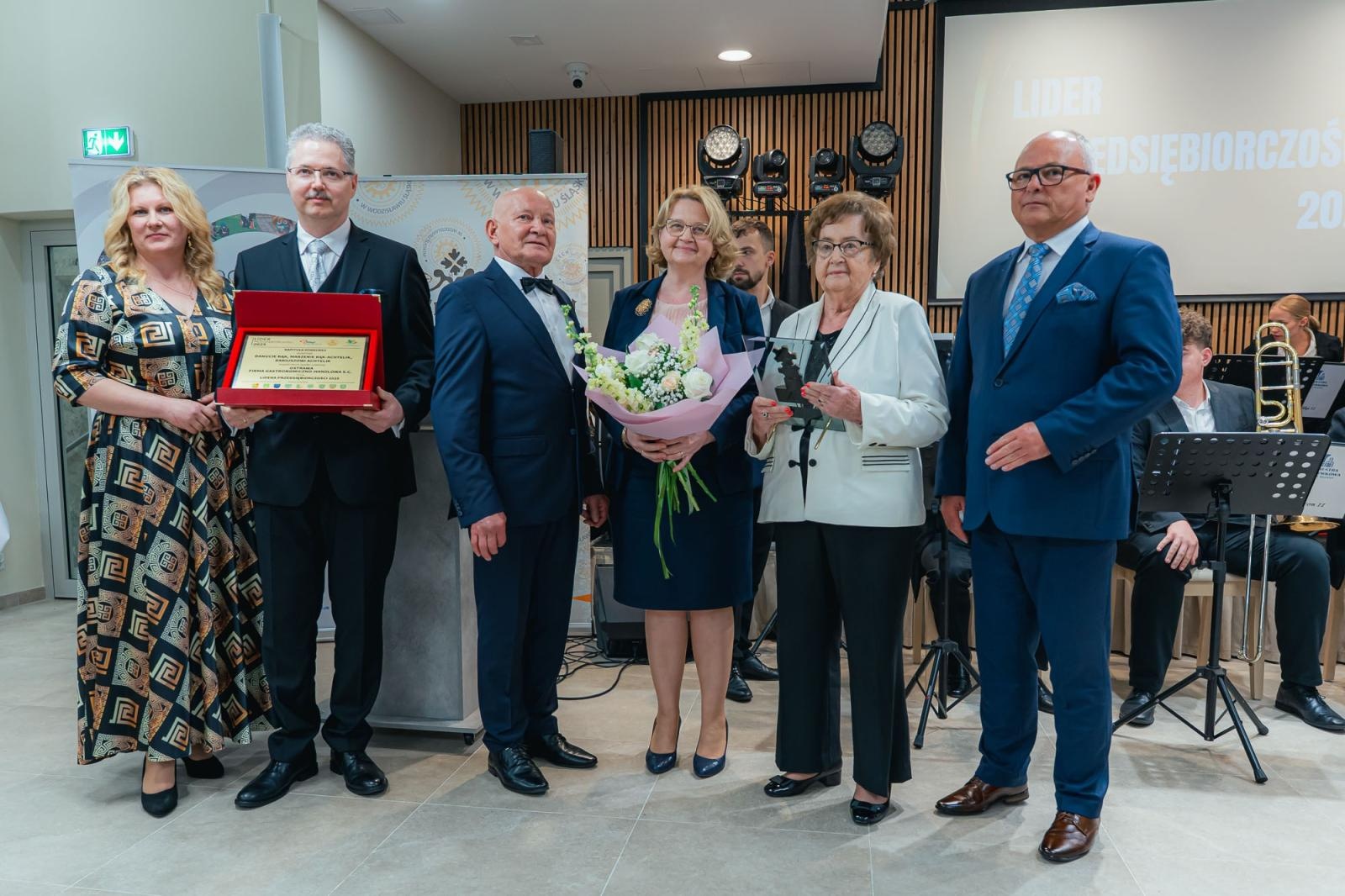 Zdjęcie w galerii na portalu naszwodzislaw.com: Liderzy przedsiębiorczości uhonorowani. Te firmy wyznaczają kierunek rozwoju regionu [FOTO] wiadomości z regionu