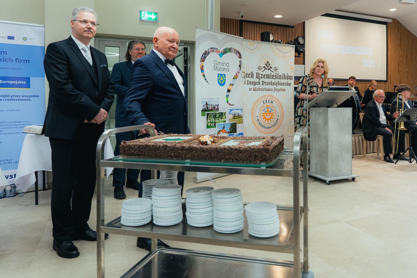 Zdjęcie w galerii na portalu naszwodzislaw.com: Liderzy przedsiębiorczości uhonorowani. Te firmy wyznaczają kierunek rozwoju regionu [FOTO] wiadomości z regionu