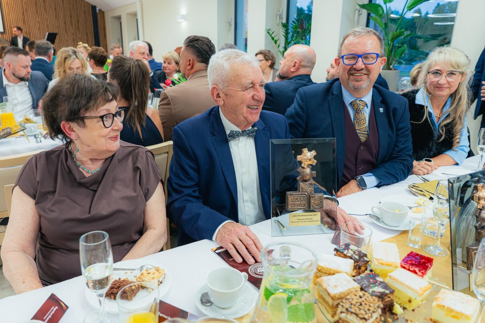 Zdjęcie w galerii na portalu naszwodzislaw.com: Liderzy przedsiębiorczości uhonorowani. Te firmy wyznaczają kierunek rozwoju regionu [FOTO] wiadomości z regionu