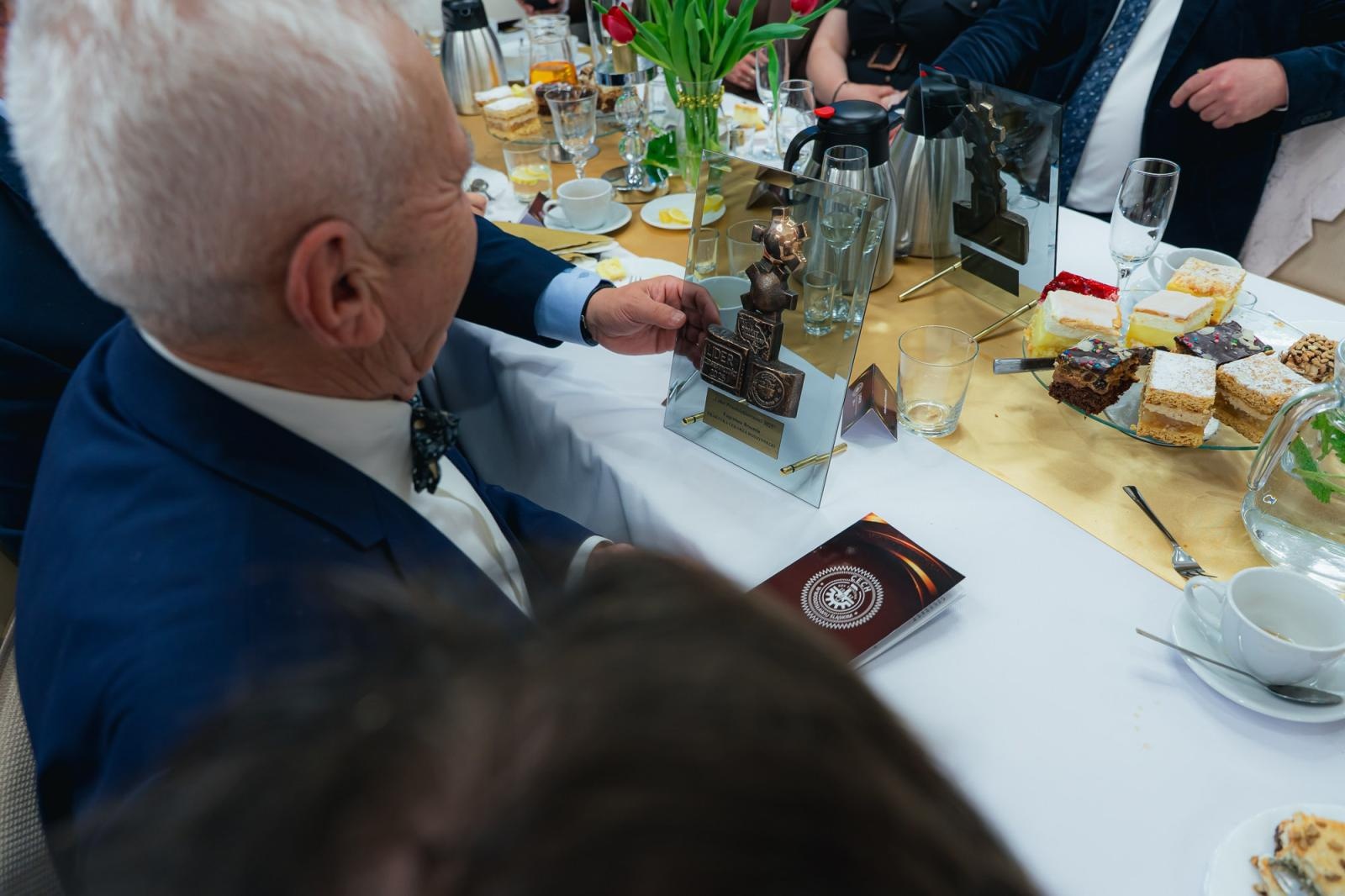 Zdjęcie w galerii na portalu naszwodzislaw.com: Liderzy przedsiębiorczości uhonorowani. Te firmy wyznaczają kierunek rozwoju regionu [FOTO] wiadomości z regionu