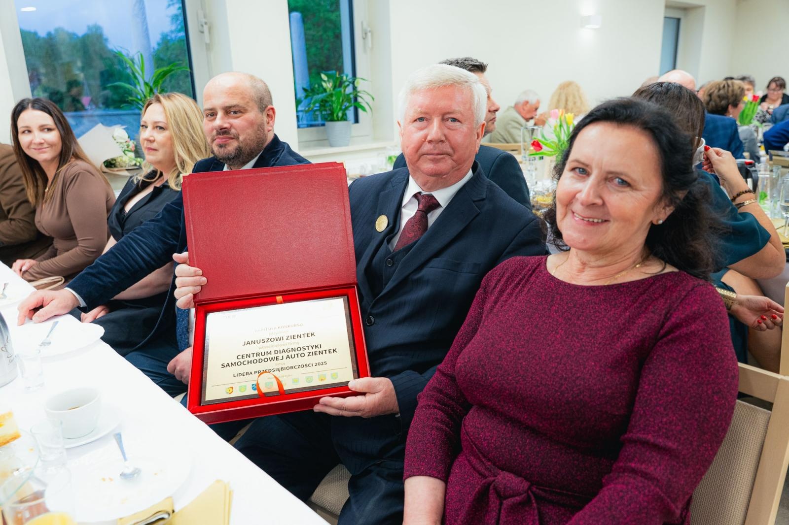 Zdjęcie w galerii na portalu naszwodzislaw.com: Liderzy przedsiębiorczości uhonorowani. Te firmy wyznaczają kierunek rozwoju regionu [FOTO] wiadomości z regionu