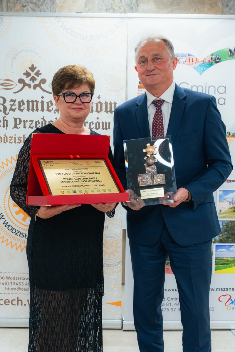 Zdjęcie w galerii na portalu naszwodzislaw.com: Liderzy przedsiębiorczości uhonorowani. Te firmy wyznaczają kierunek rozwoju regionu [FOTO] wiadomości z regionu