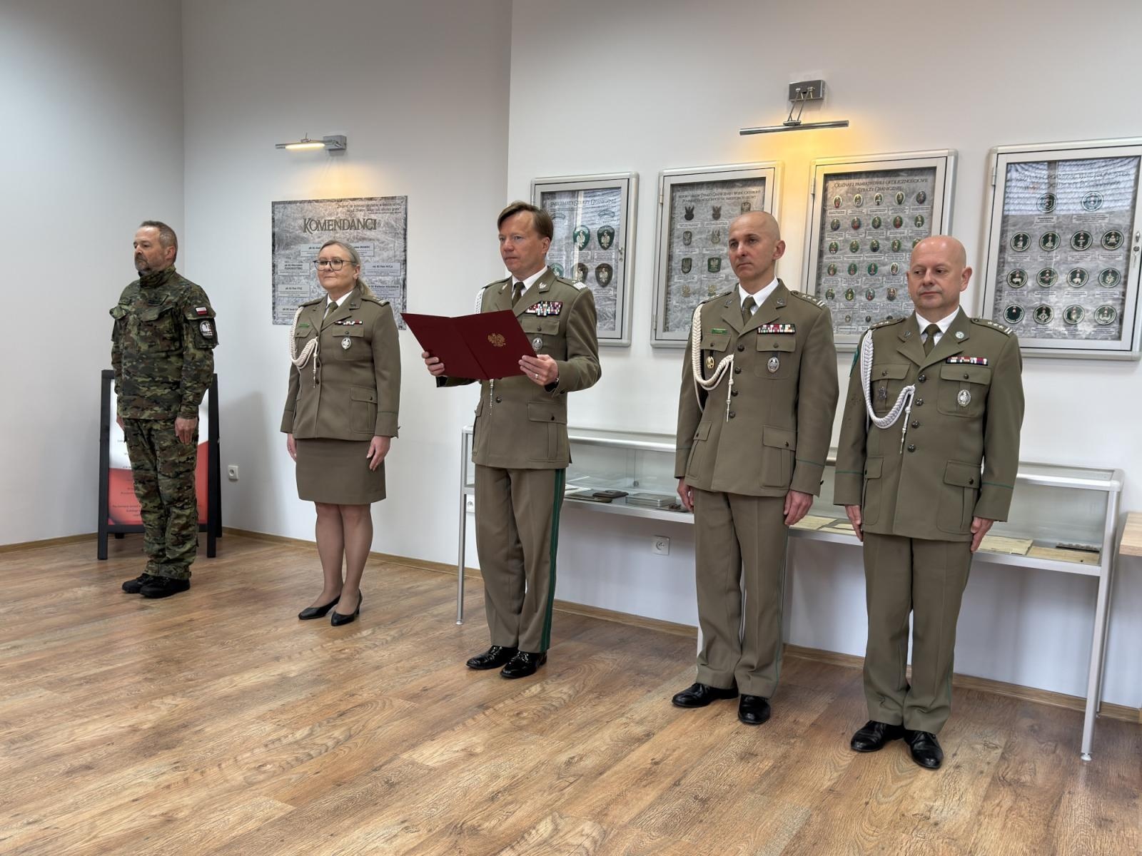 Zdjęcie w galerii na portalu naszwodzislaw.com: Ślubowanie funkcjonariuszy służby kontraktowej wiadomości z regionu