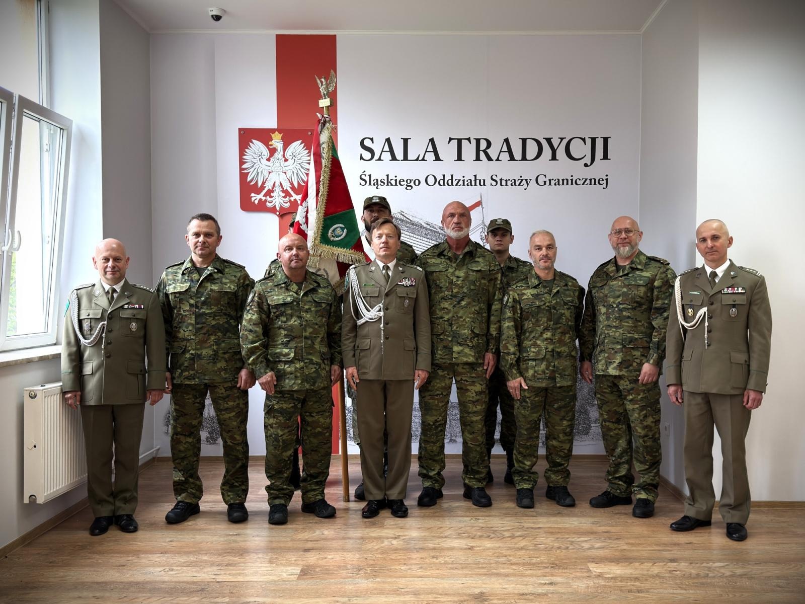 Zdjęcie w galerii na portalu naszwodzislaw.com: Ślubowanie funkcjonariuszy służby kontraktowej wiadomości z regionu