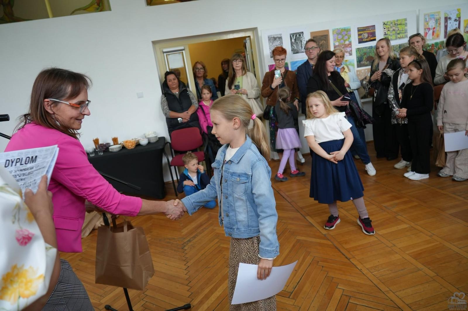 Zdjęcie w galerii na portalu naszwodzislaw.com: Jak dzieci widzą dom? Wyjątkowa wystawa pokonkursowa w Radlinie wiadomości z regionu