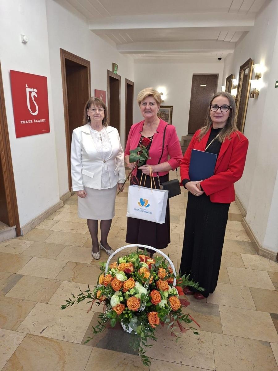 Zdjęcie w galerii na portalu naszwodzislaw.com: Inspiruje młodych i seniorów. Edyta Mężyk w gronie Ambasadorów Srebrnego Pokolenia wiadomości z regionu