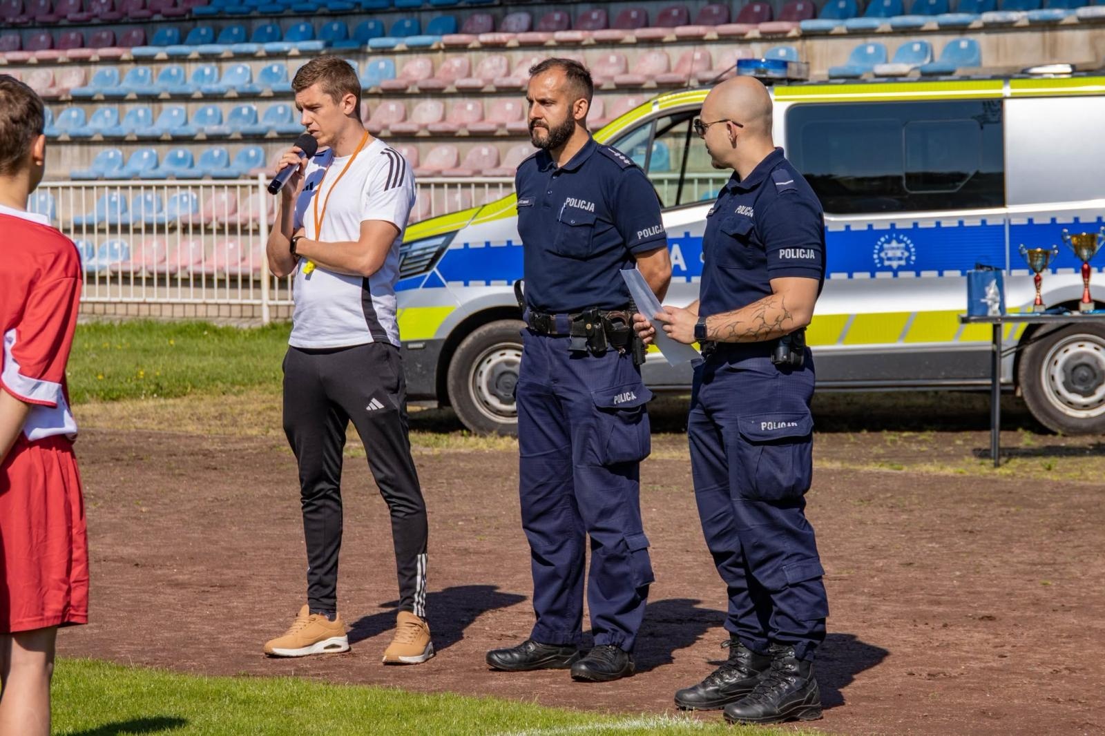 Zdjęcie w galerii na portalu naszwodzislaw.com: Sport, rywalizacja i edukacja. Ruszyła kolejna edycja turnieju Z głową w sieci wiadomości z regionu
