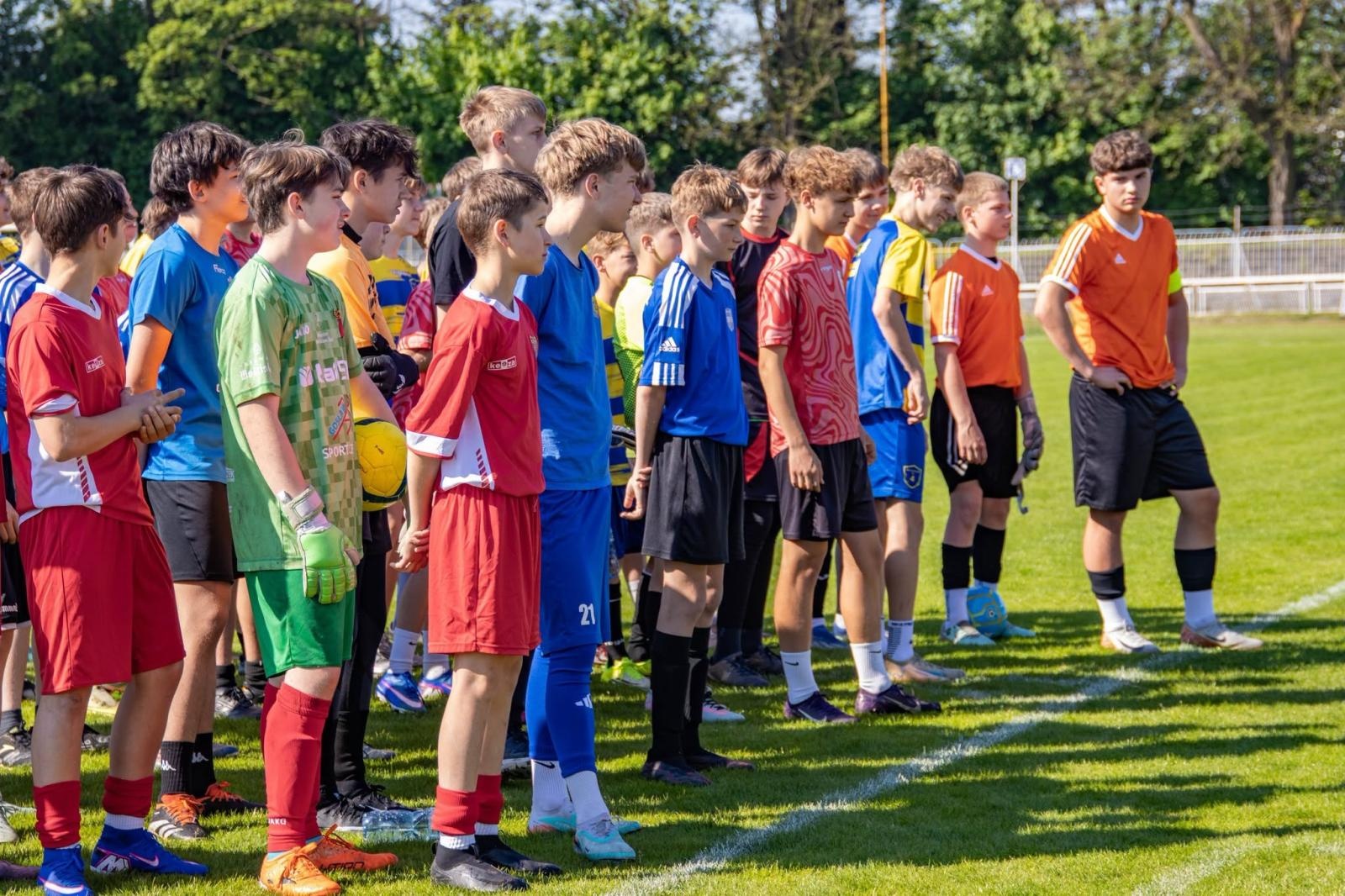 Zdjęcie w galerii na portalu naszwodzislaw.com: Sport, rywalizacja i edukacja. Ruszyła kolejna edycja turnieju Z głową w sieci wiadomości z regionu