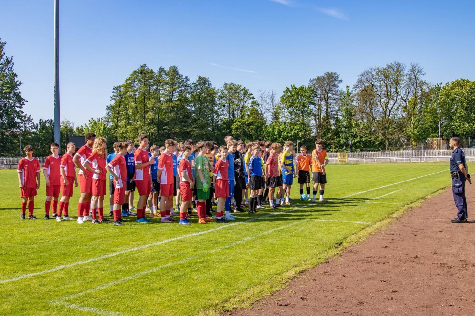 Zdjęcie w galerii na portalu naszwodzislaw.com: Sport, rywalizacja i edukacja. Ruszyła kolejna edycja turnieju Z głową w sieci wiadomości z regionu