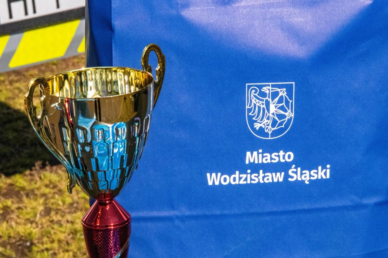 Zdjęcie w galerii na portalu naszwodzislaw.com: Sport, rywalizacja i edukacja. Ruszyła kolejna edycja turnieju Z głową w sieci wiadomości z regionu
