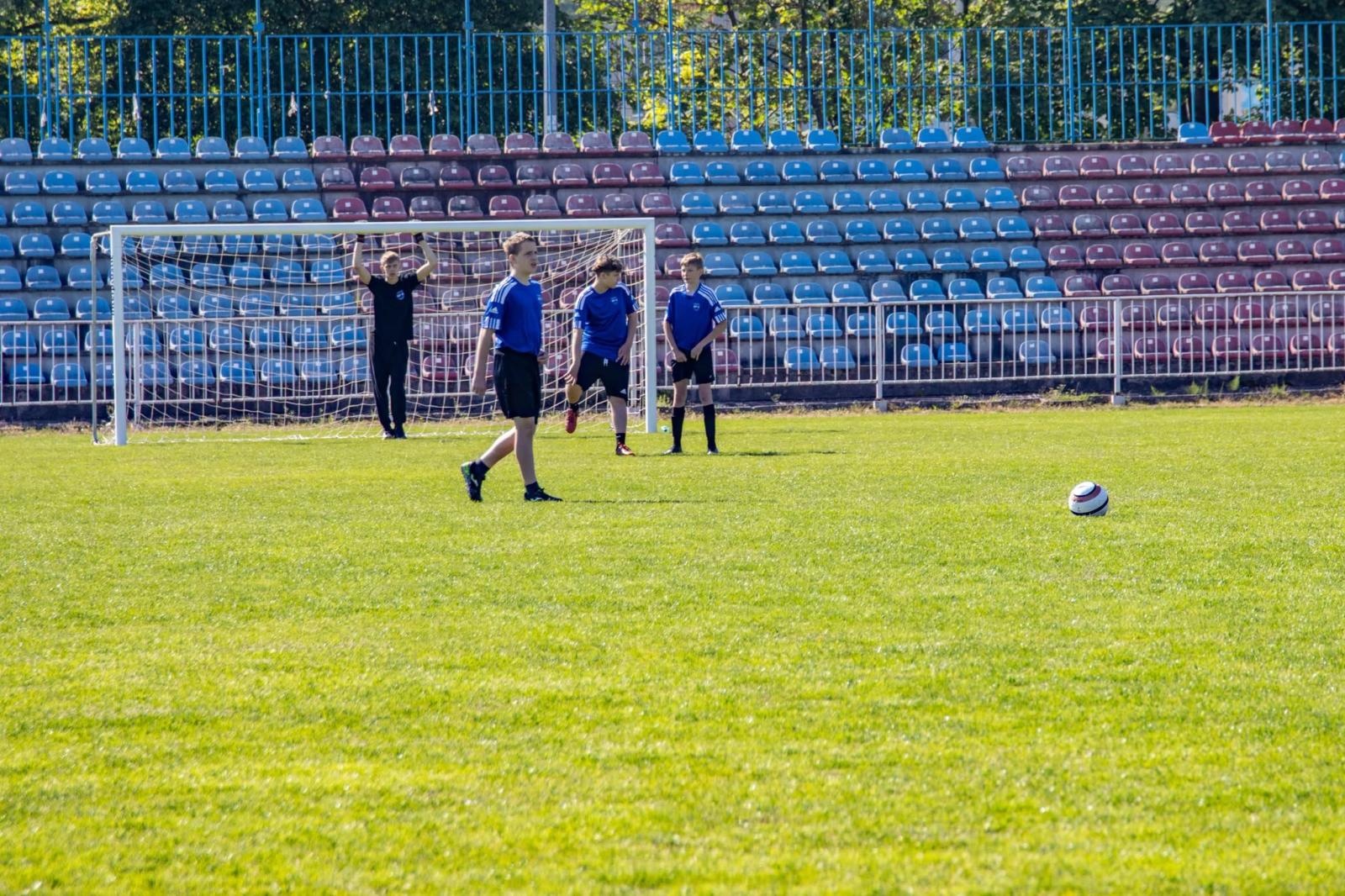 Zdjęcie w galerii na portalu naszwodzislaw.com: Sport, rywalizacja i edukacja. Ruszyła kolejna edycja turnieju Z głową w sieci wiadomości z regionu