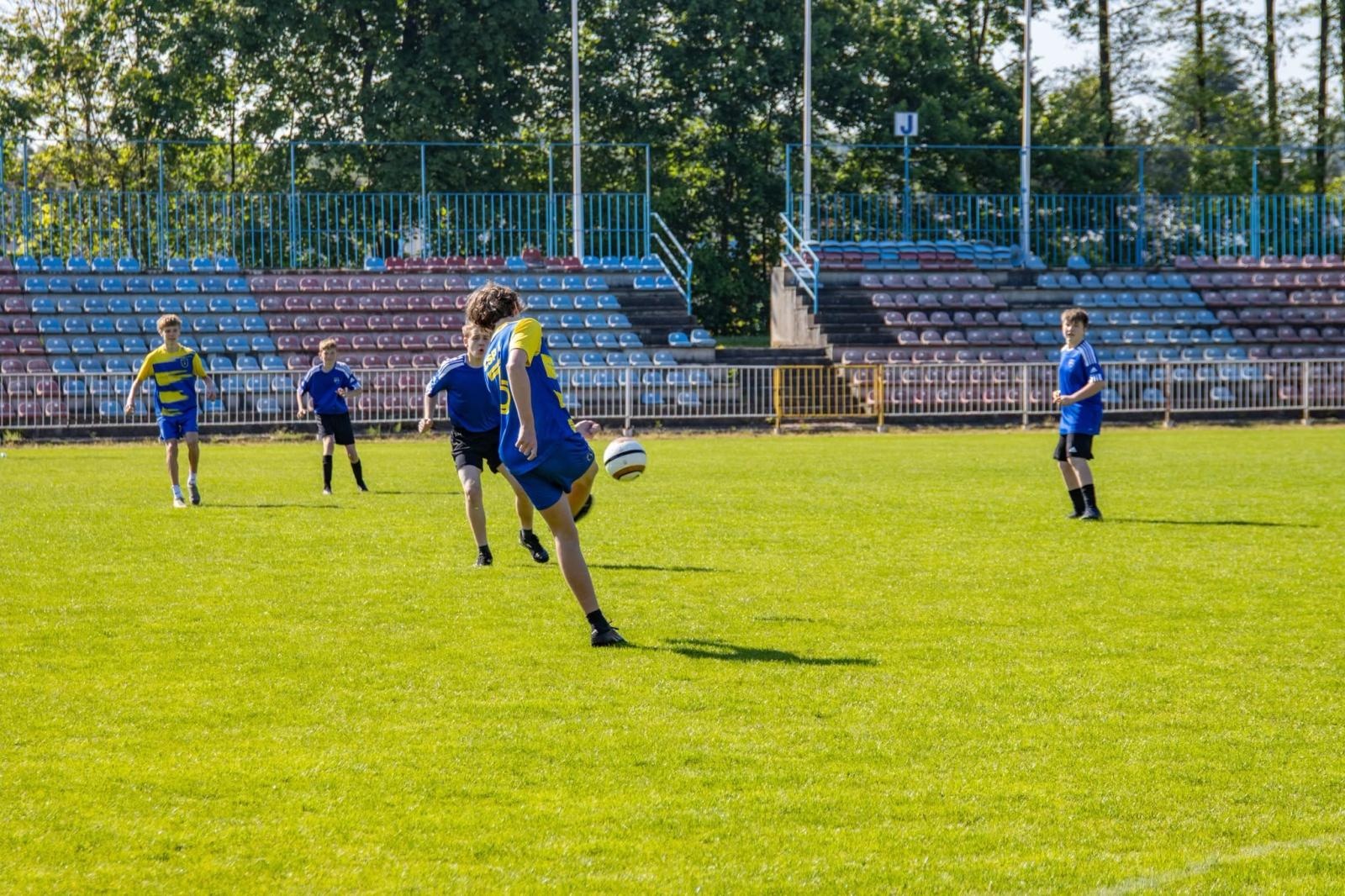 Zdjęcie w galerii na portalu naszwodzislaw.com: Sport, rywalizacja i edukacja. Ruszyła kolejna edycja turnieju Z głową w sieci wiadomości z regionu