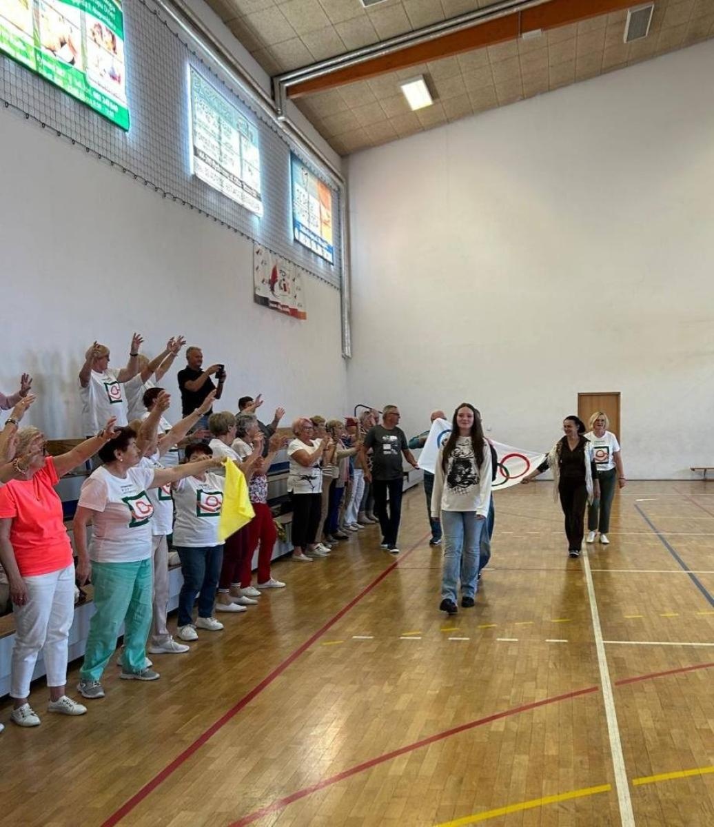 Zdjęcie w galerii na portalu naszwodzislaw.com: Senioralia w Radlinie. Symboliczne przekazanie władzy i sportowa rywalizacja seniorów wiadomości z regionu